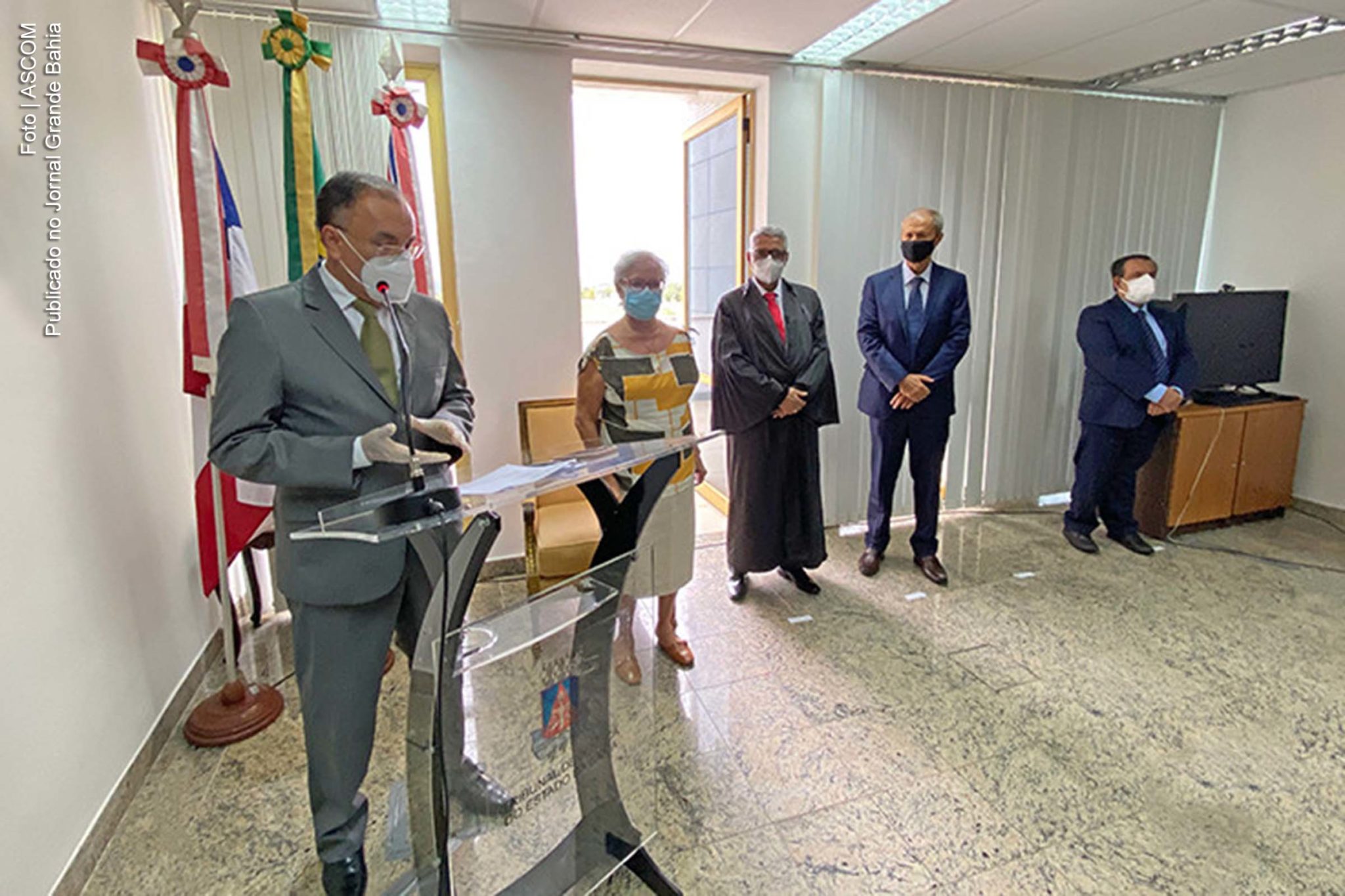Desembargador Lourival Almeida Trindade preside solenidade de posse dos magistrados Aldenilson Barbosa dos Santos, Regina Helena Santos e Silva, Manuel Carneiro Bahia de Araújo e Paulo Alberto Nunes Chenaud como membros da Corte Estadual de Justiça.