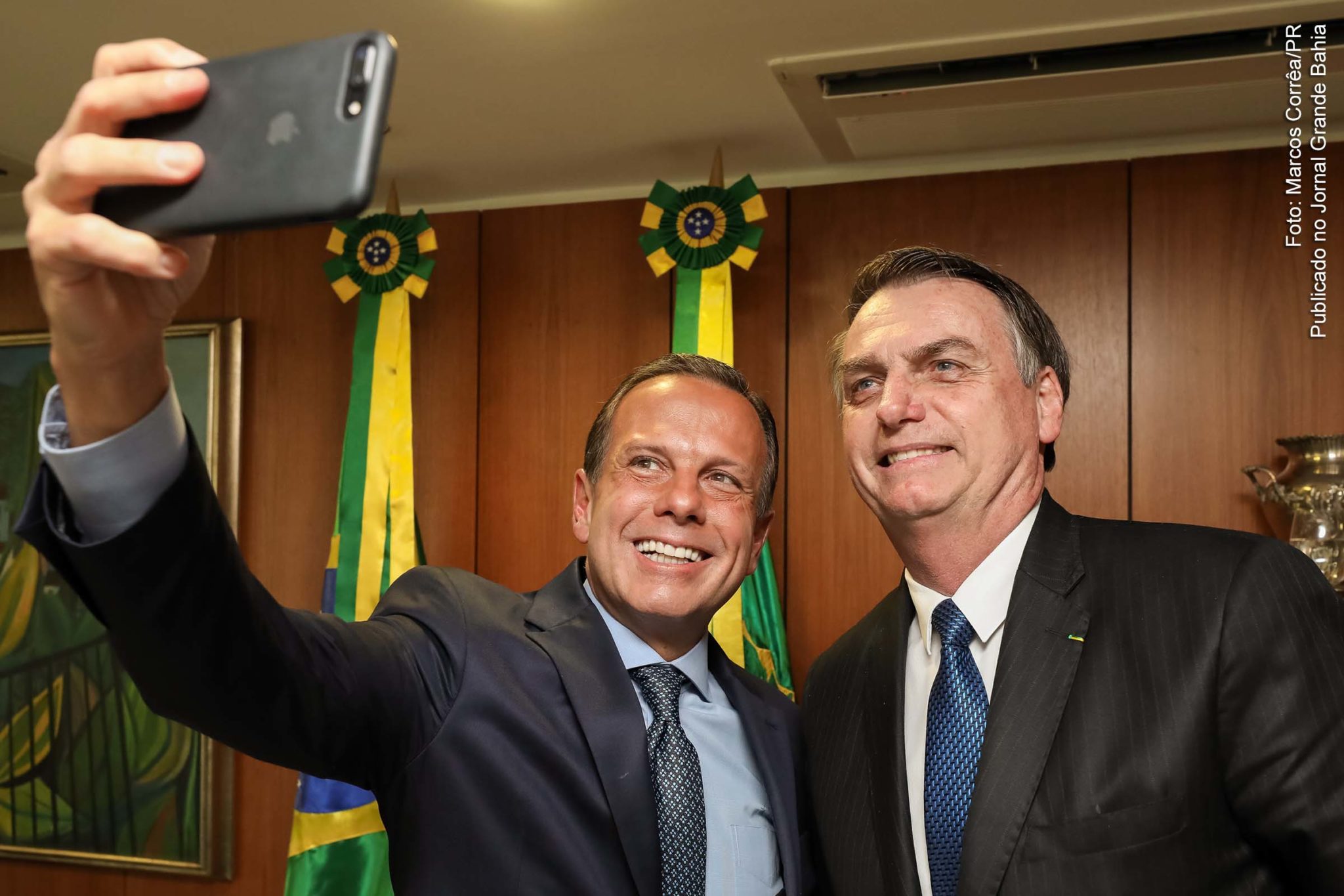 Em manifesto, direita e extrema-direita eleitora do extremista Jair Bolsonaro mostra arrependimento e crítica; João Doria, Ciro Gomes, Huck, Leite, Mandetta e Amoedo dizem que ‘democracia brasileira é ameaçada’