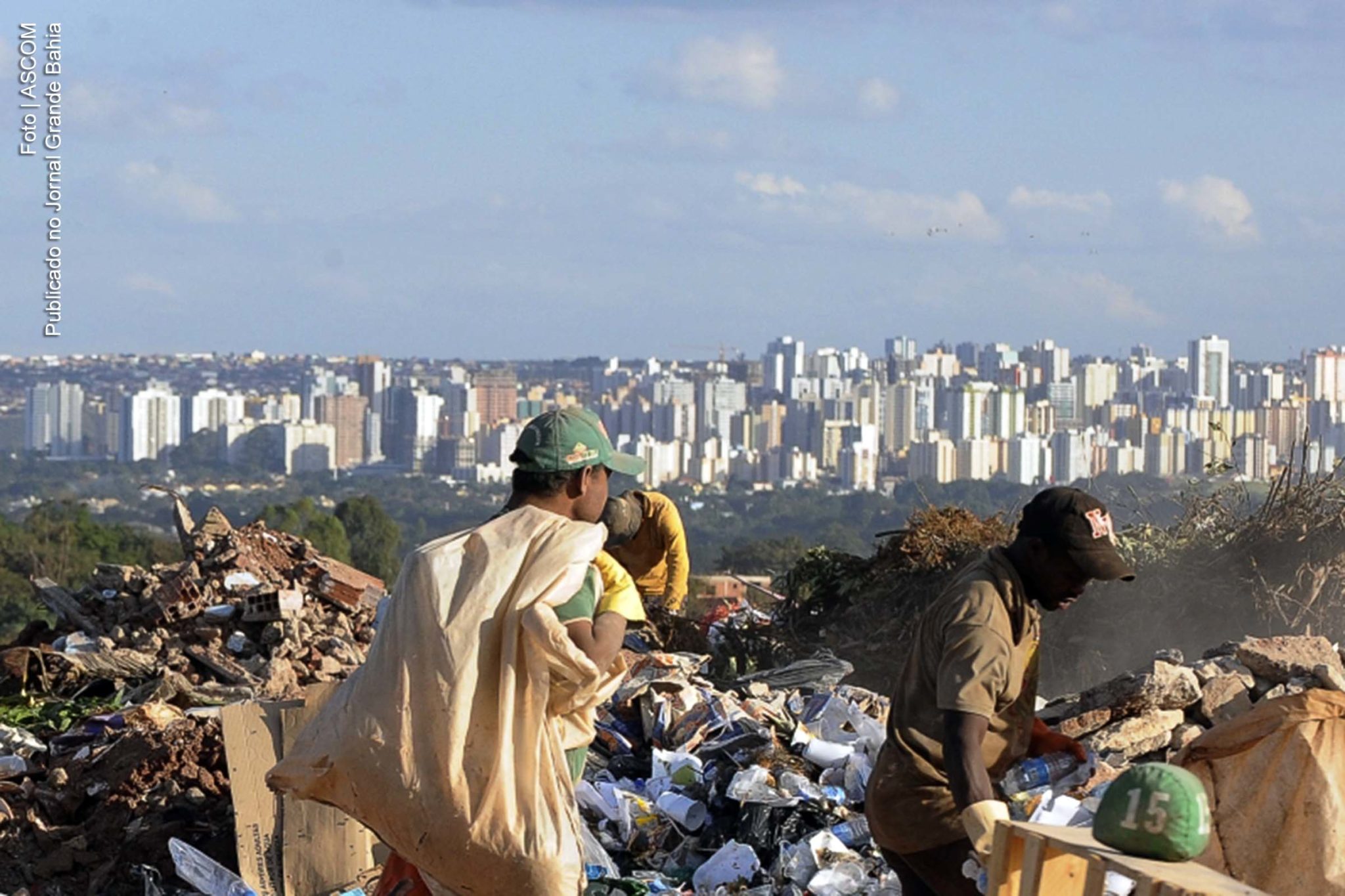 Lixões são marcas da desigualdade e das falhas na política de saneamento que afetam o Brasil.