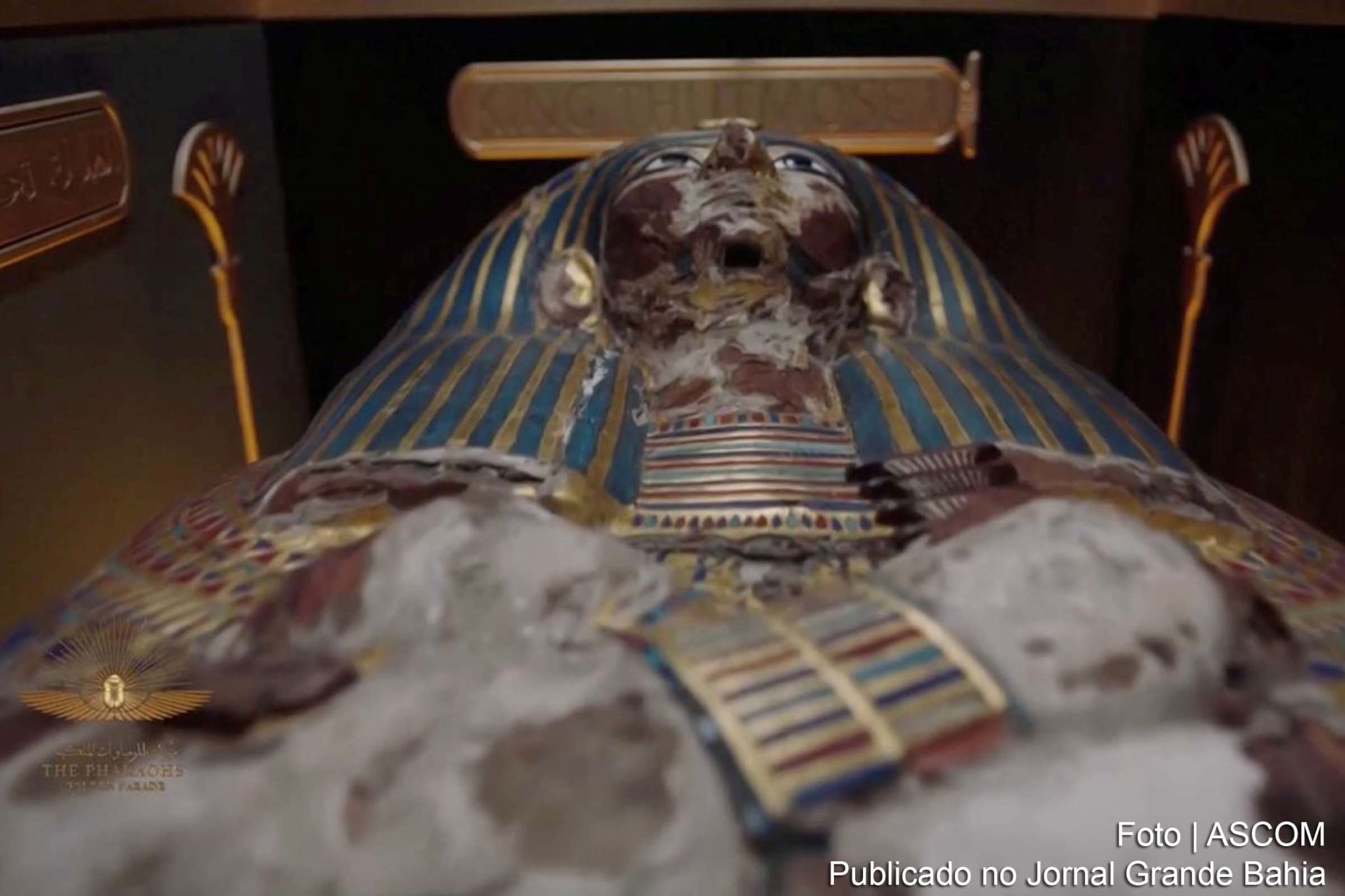 Um grande desfile transportou 22 múmias reais egípcias antigas em cápsulas especiais pela capital Cairo, para um novo museu, onde podem ser exibidas em maior esplendor.