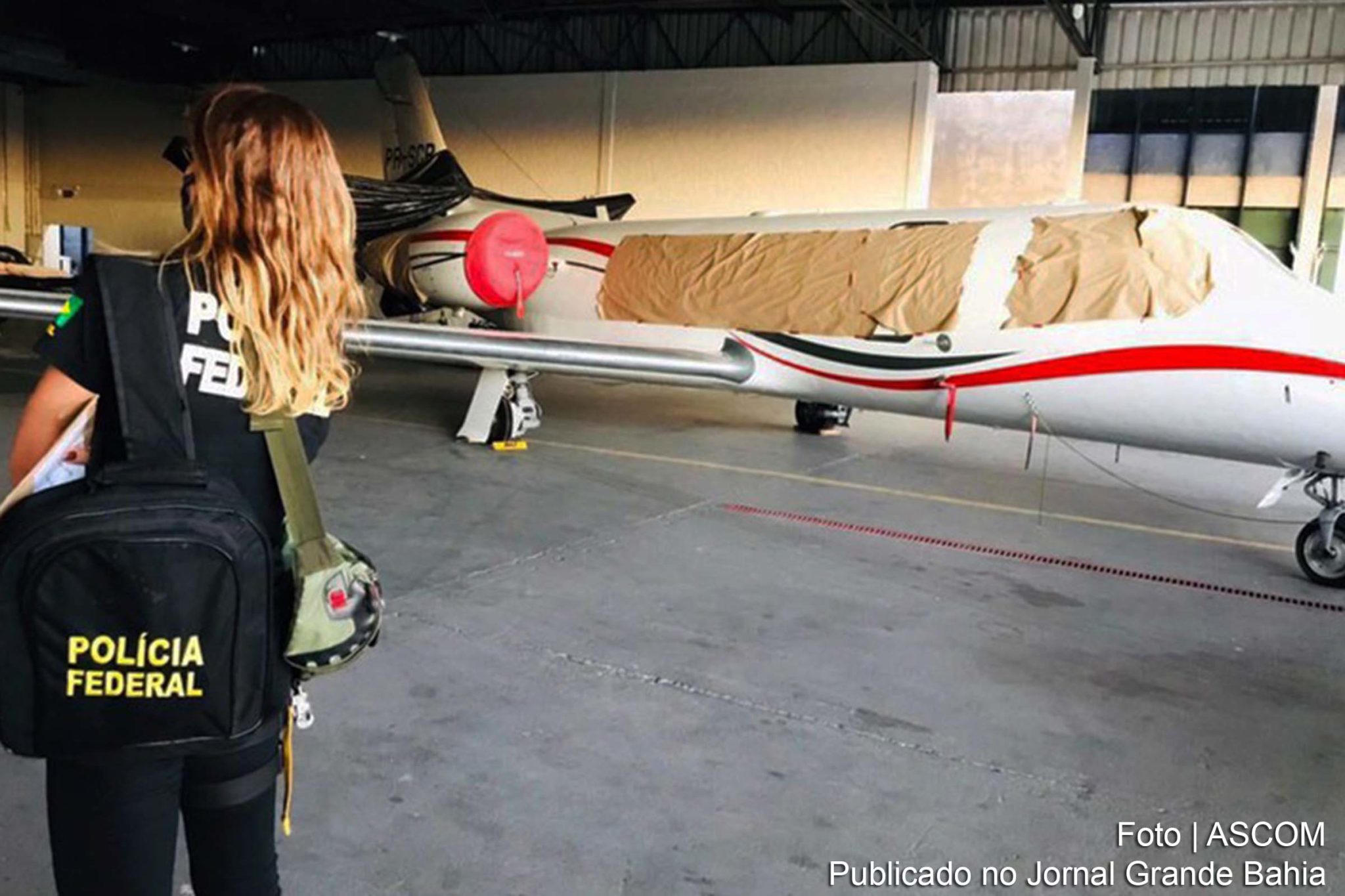 Operação da PF apura tráfico de drogas por meio de jatos executivos.