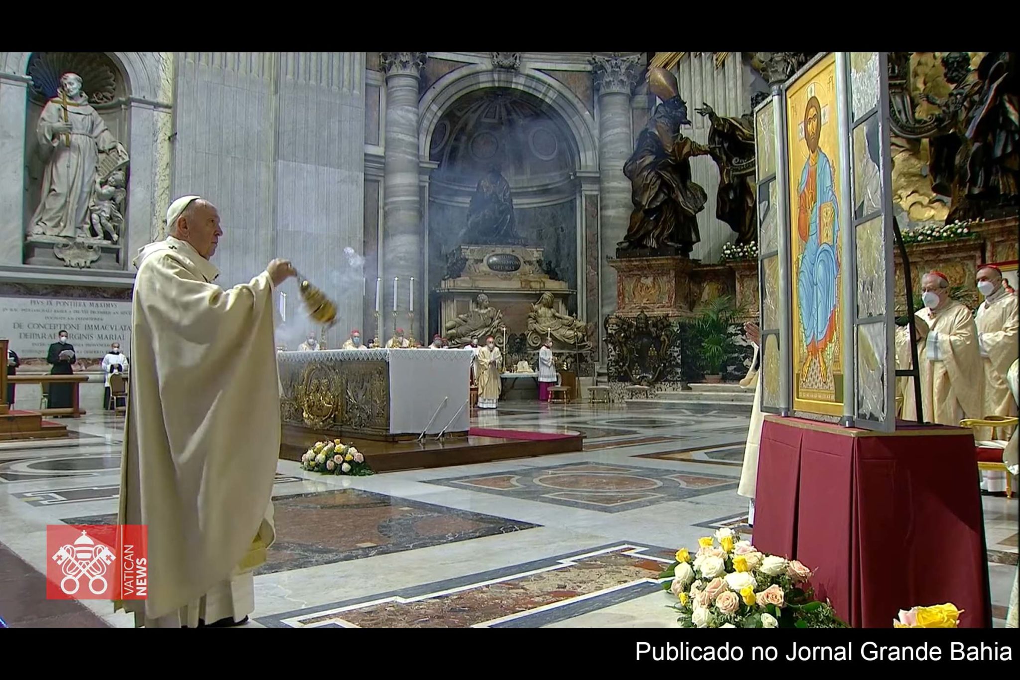 Papa Francisco: Queridos irmãos e irmãs, feliz Páscoa! Hoje ressoa, em todas as partes do mundo, o anúncio da Igreja: Jesus, o crucificado, ressuscitou, como tinha dito. Aleluia.