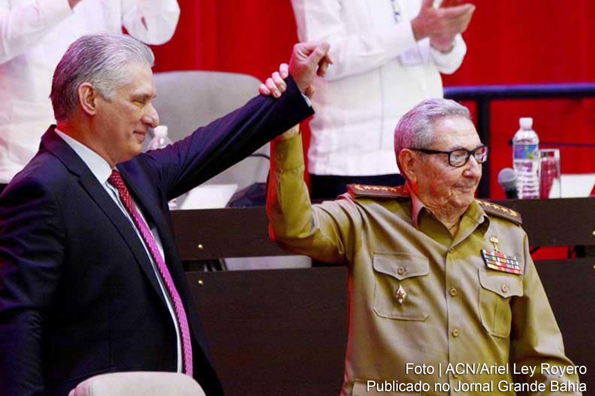 Presidente Miguel Díaz-Canel Bermúdez e Raúl Castro Ruz, general do Exército.