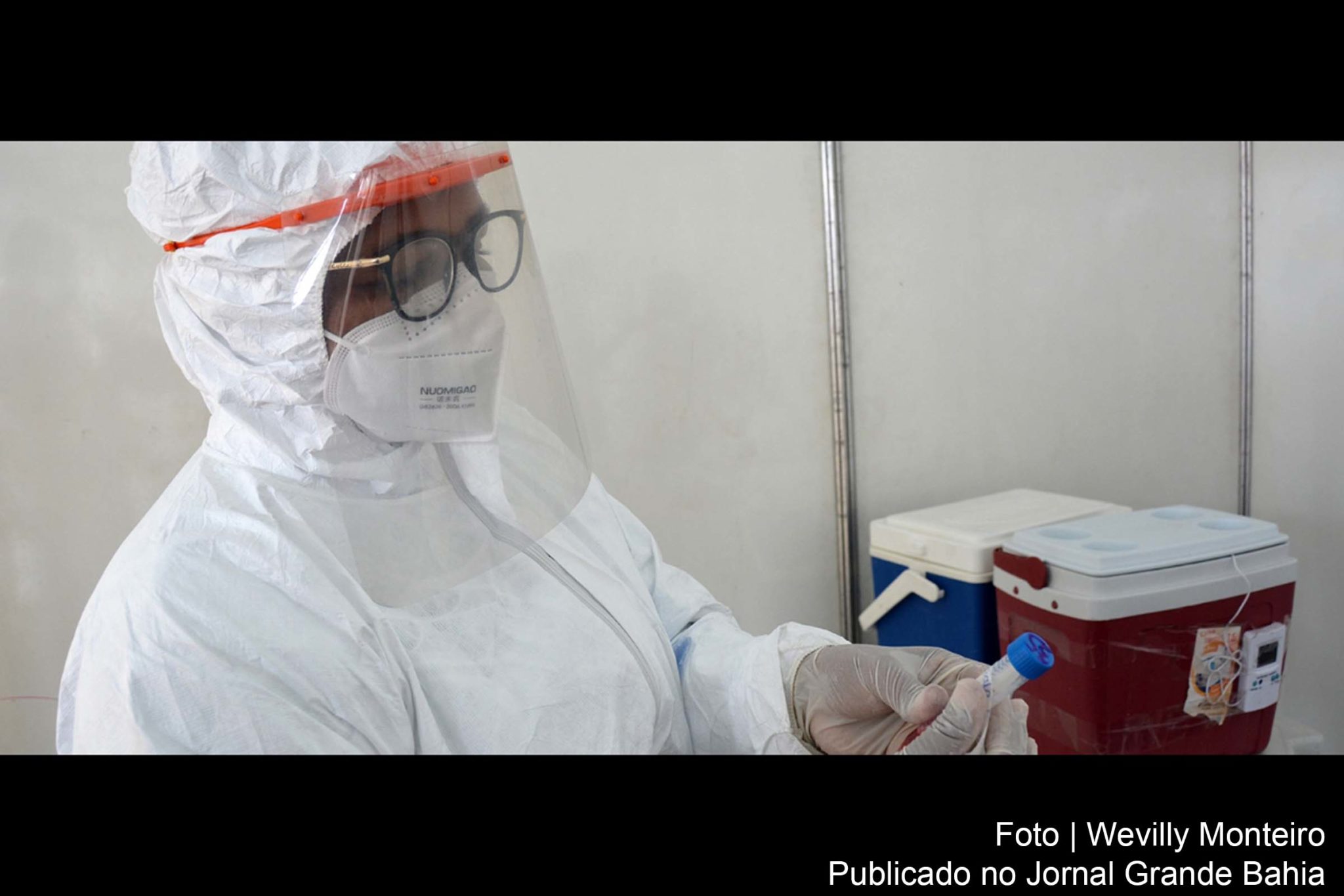 Além do diagnóstico, através da coleta é possível rastrear as novas mutações virais decorrentes da expansão global da pandemia.