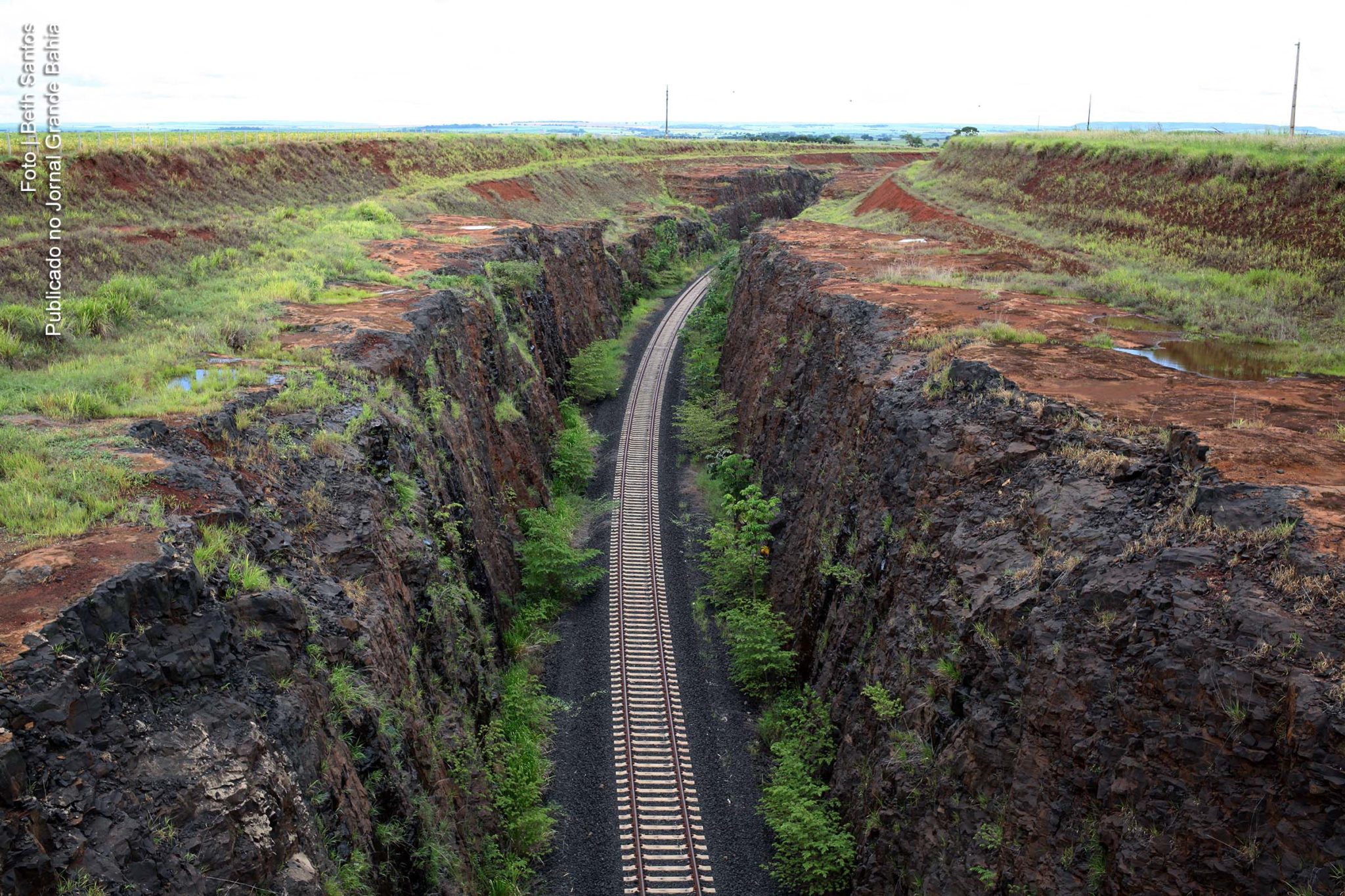 Trecho da Ferrovia de Integração Oeste-Leste (FIOL EF-334) na Bahia.