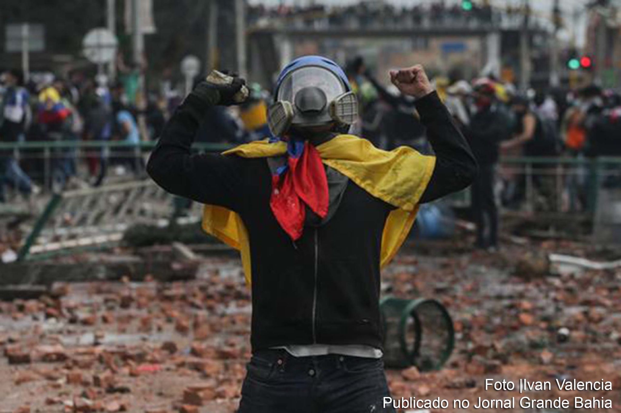 Um protesto contra o ajuste fiscal se tornou uma manifestação generalizada de revolta com a desigualdade, a pobreza e a violência policial, que paralisa a Colômbia há mais de um mês. As denúncias de violações se acumulam. A crise mais delicada da história recente do país completou um mês sem solução para os bloqueios e a instabilidade política.