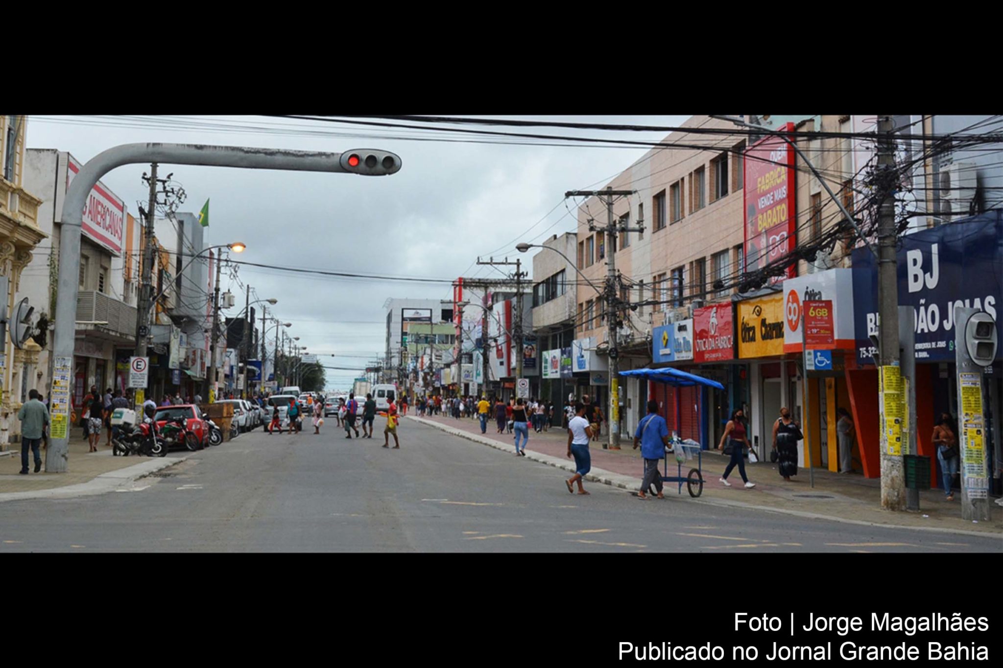 Aqueles que descumprirem as normas do decreto estão sujeitos à interdição, bem como cassação do alvará de funcionamento.