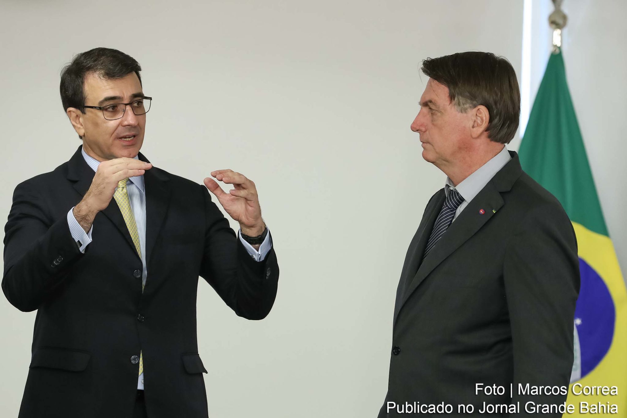 Repercussão de fala do extremista Jair Bolsonaro sobre ‘guerra biológica’ domina audiência com chanceler Carlos França