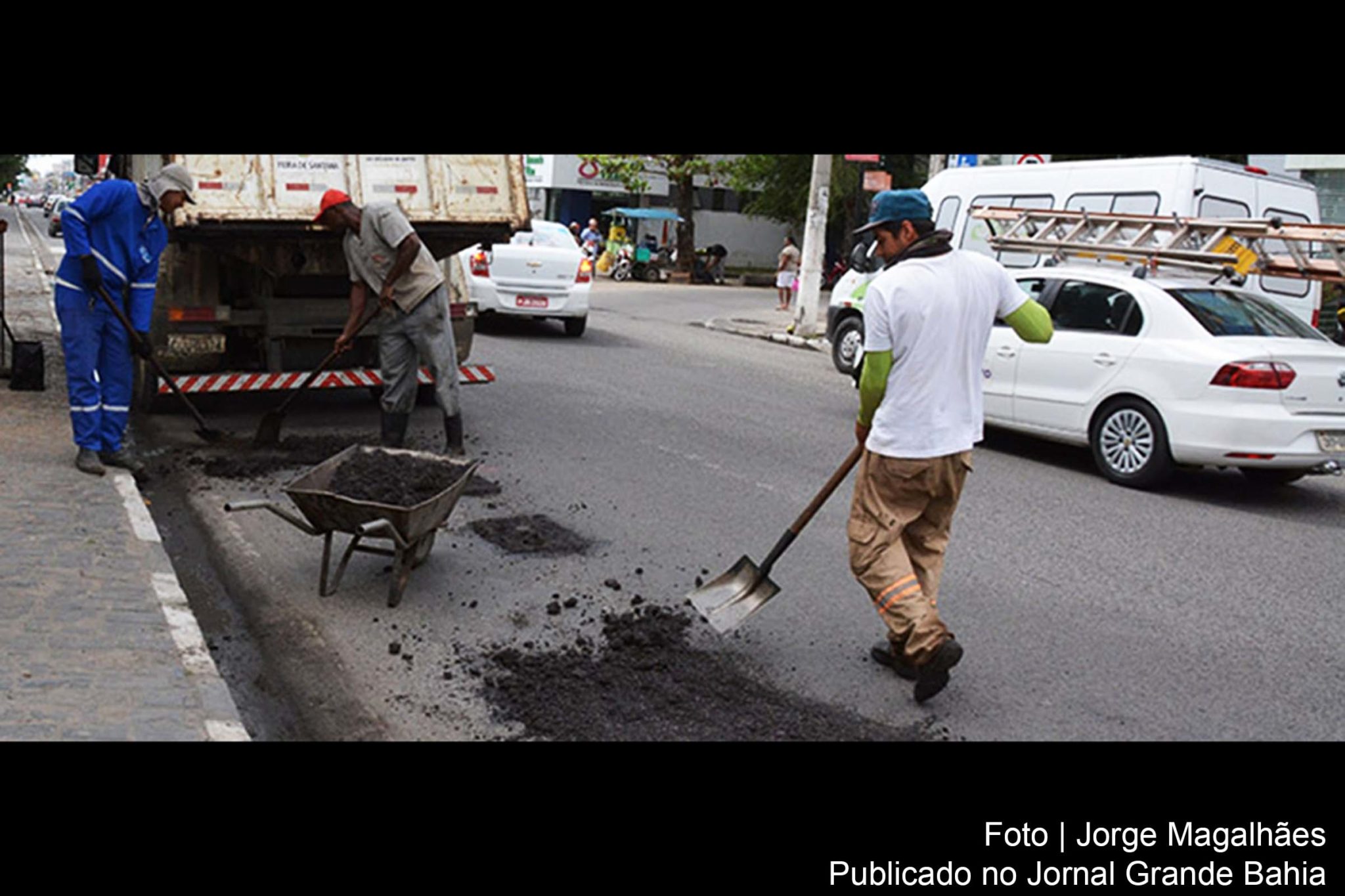 A empresa responsável em realizar os serviços, no município, tem enfrentado dificuldades em adquirir o produto na Bahia, o que tem elevado os custos.