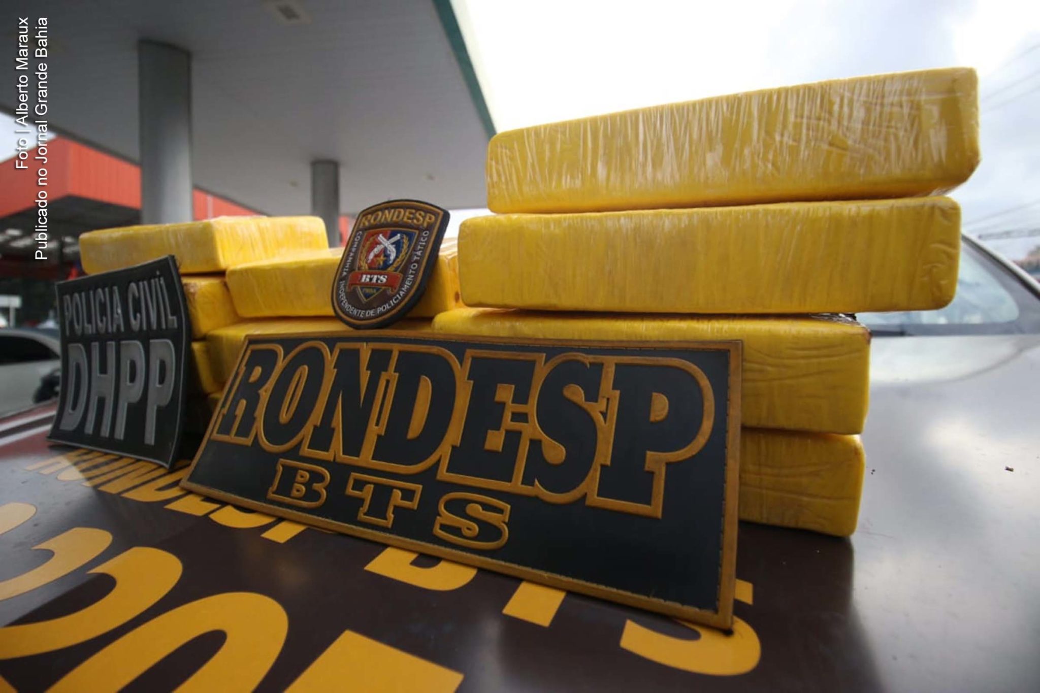 Equipes da Rondesp BTS e do DHPP acompanharam movimentação de negociadores e prenderam um suspeito com as drogas.