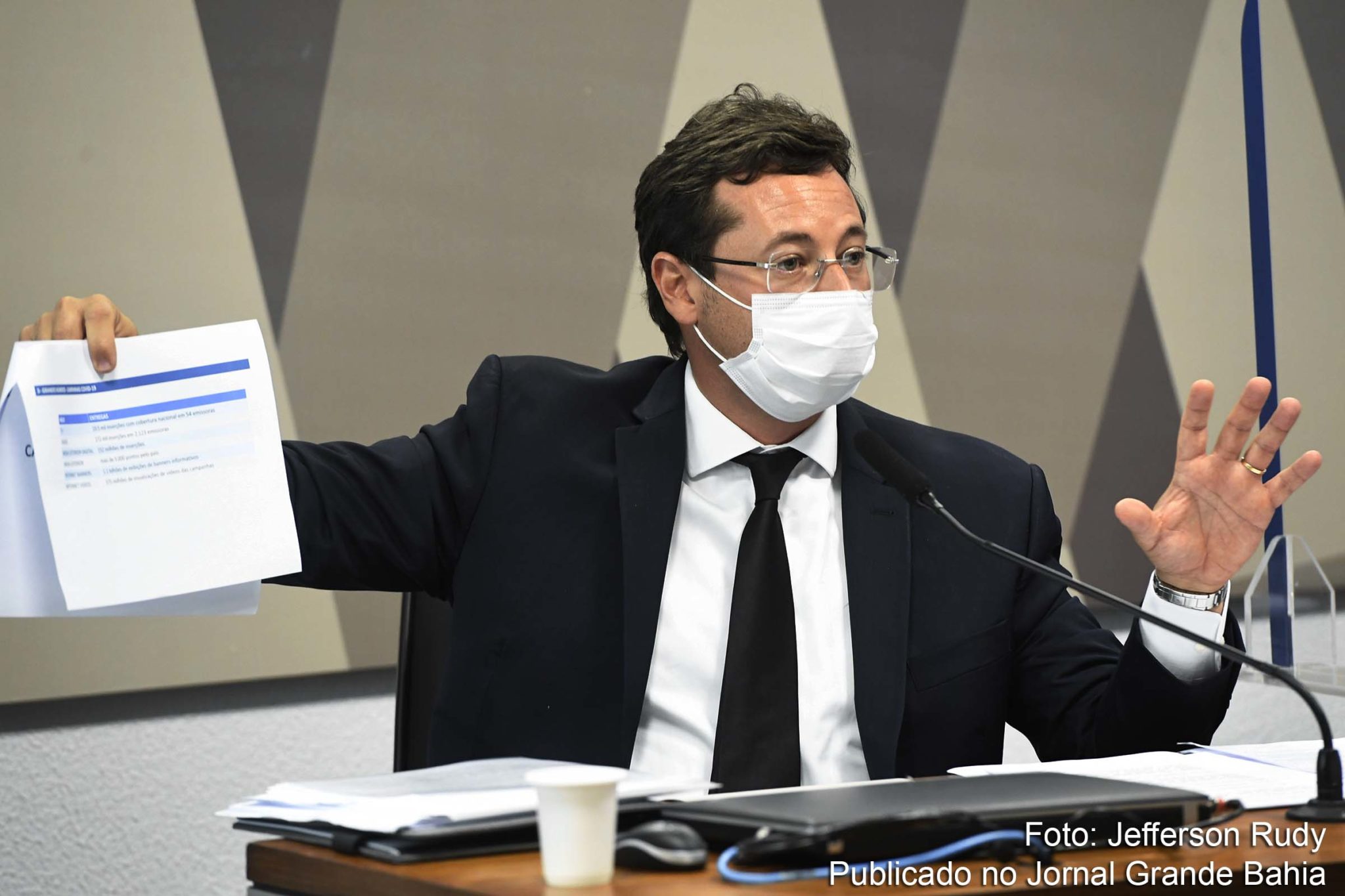 Ex-chefe da SECOM do Governo Bolsonaro Fabio Wajngarten presta depoimento à CPI da Pandemia no Senado Federal. À CPI da Pandemia, ex-secretário de comunicação do Planalto poupou Bolsonaro, se contradisse sobre entrevista e negou envolvimento em campanha anti-isolamento. Wajngarten teve sua prisão solicitada por Renan Calheiros, que foi negada pelo presidente da CPI, Omar Aziz.