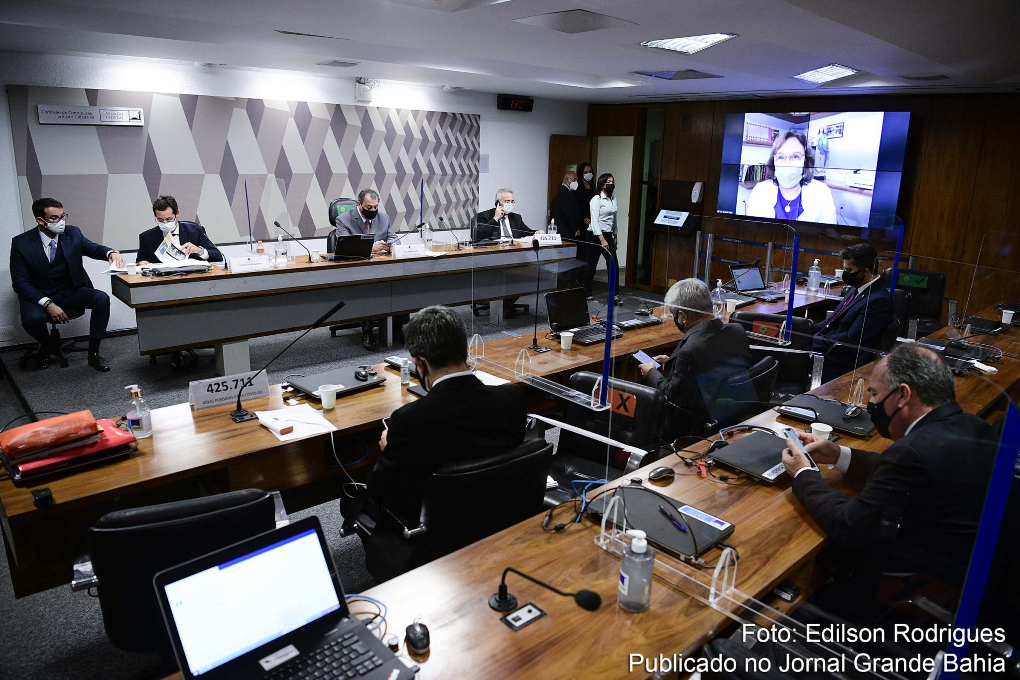 Fabio Wajngarten evita responder às perguntas e causa confronto entre senadores; Ex-chefe da SECOM do Governo Bolsonaro prestou depoimento à CPI
