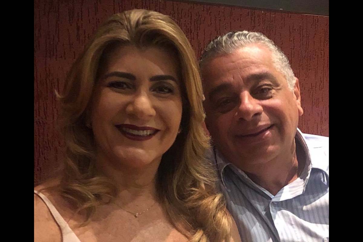 A deputada Graça Pimenta, que aniversariou, em b-day ao lado do marido ex-prefeito Tarcizio Pimenta.
