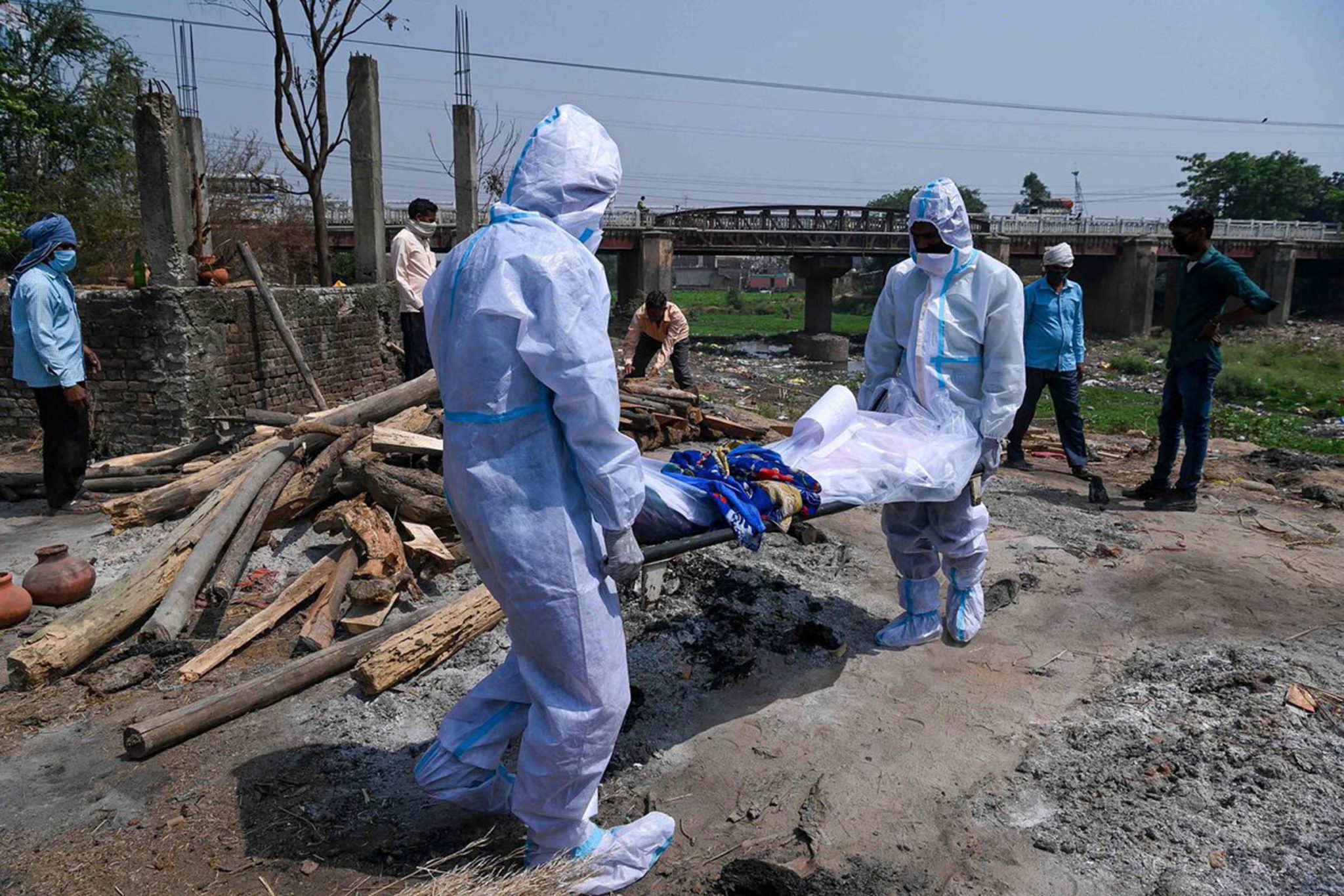 Nações como Brasil e Nepal estariam ameaçadas de crise pandêmica como a da Índia, que registra 22 milhões de infecções com o coronavírus, adverte diretoria da Organização Mundial da Saúde.