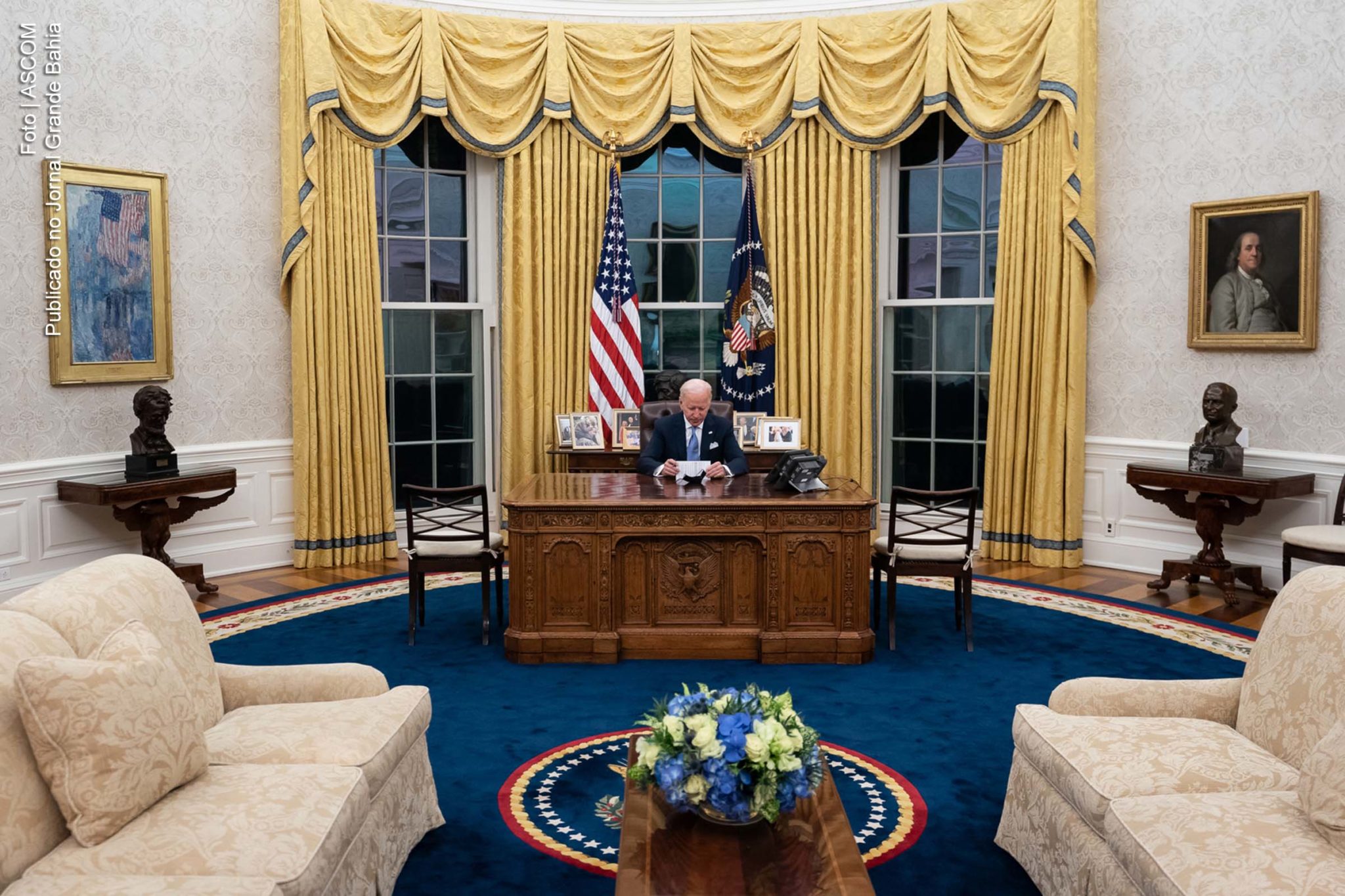 Presidente Joe Biden no Salão Oval da Casa Branca (White House).