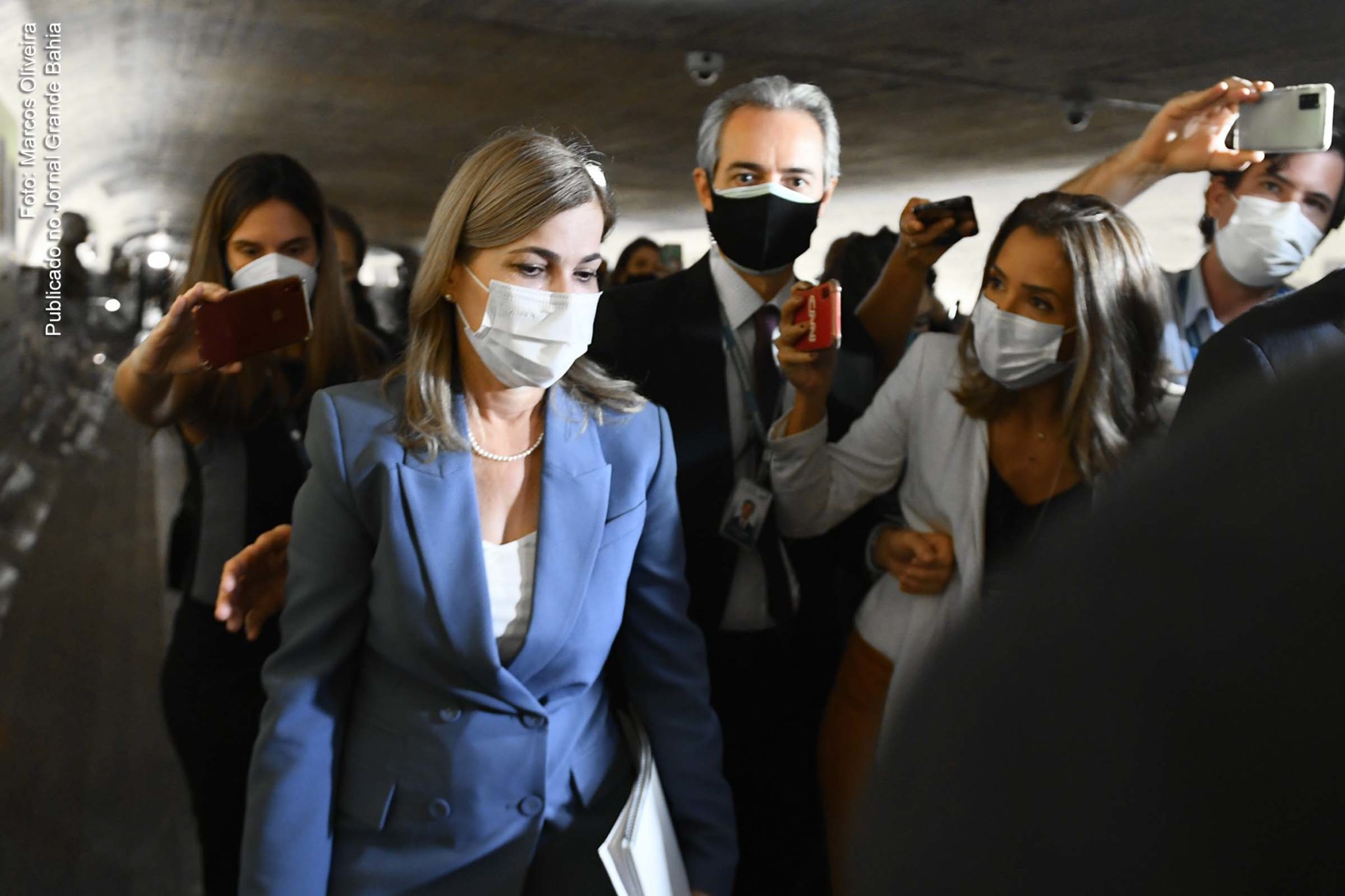 Mayra Pinheiro (Capitã Cloroquina), secretária de Gestão do Trabalho e da Educação na Saúde do Ministério da Saúde do Governo Bolsonaro, ao se dirigir para depor à CPI da Pandemia no Senado Federal, ocorrido nesta terça-feira (25/05/2021).