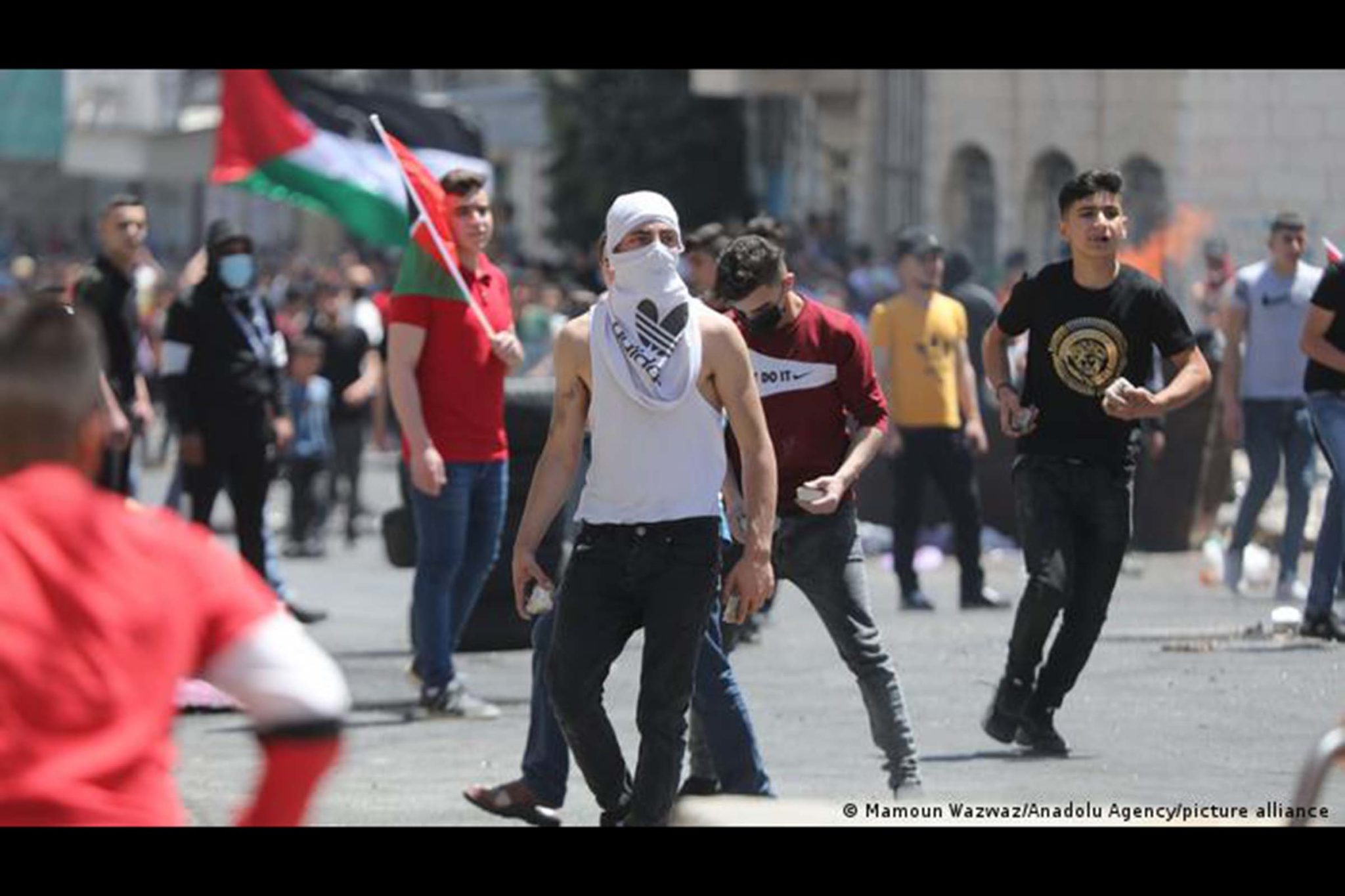 Há um descontentamento crescente entre os palestinos com as lideranças moderadas, como a que controla a Cisjordânia. O radical Hamas pode sair dos atuais combates com Israel ainda mais fortalecido.