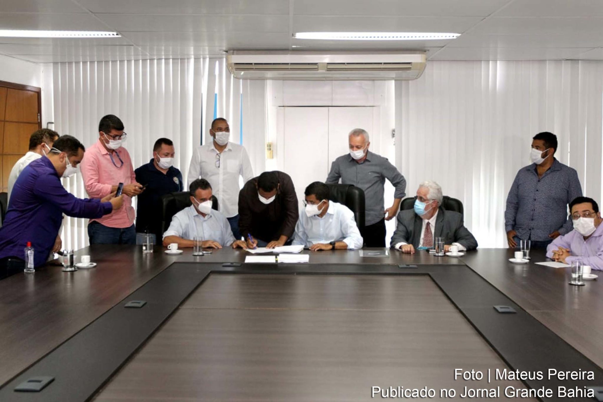 Representantes da SETRE Bahia assinam contrato para implantação de Centros Públicos de Economia Solidária da Bahia.