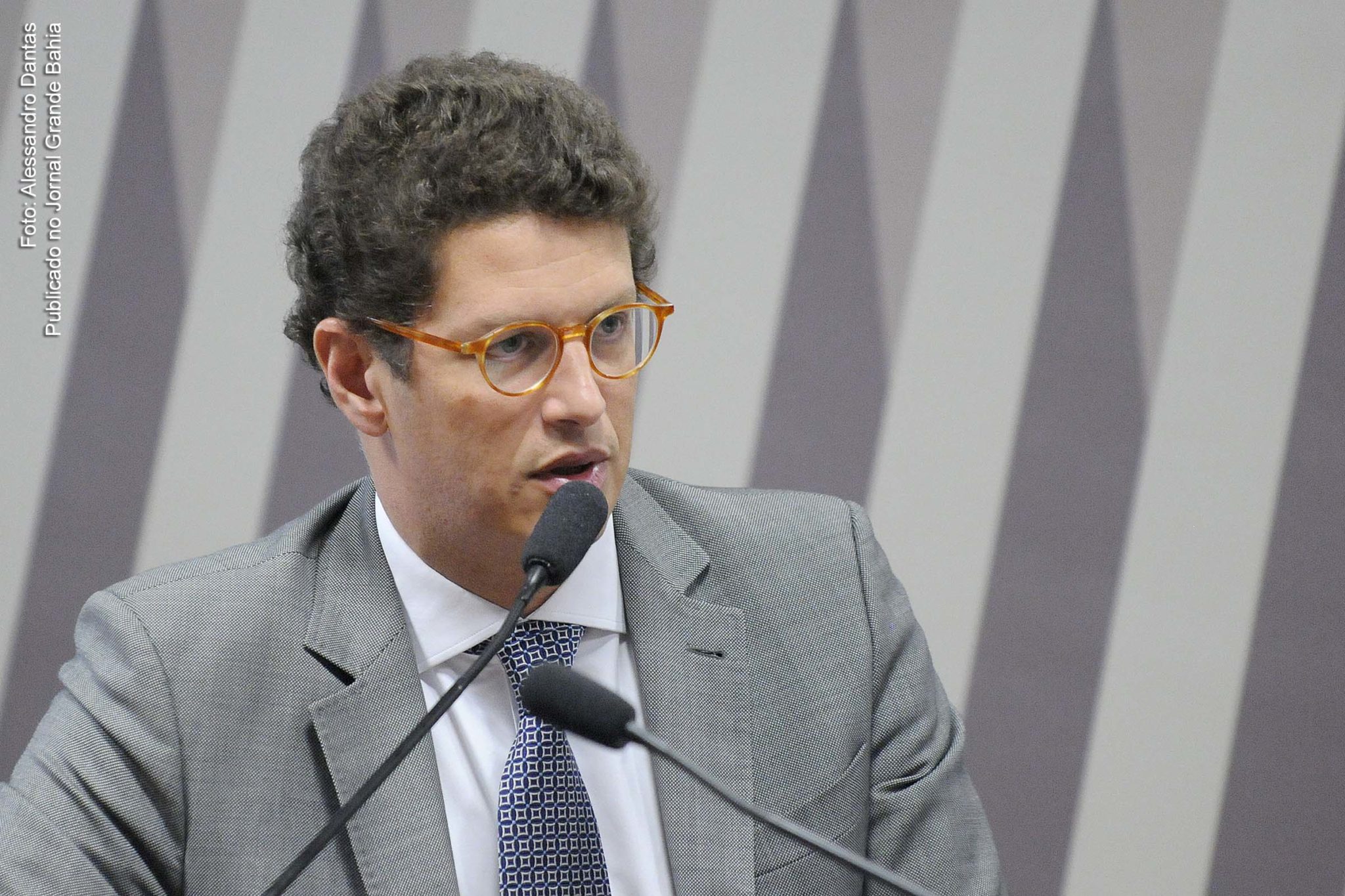 Ministro Ricardo Salles foi um dos alvos da Operação Akuanduba, deflagrada pela PF na quarta-feira (19/03/2021).