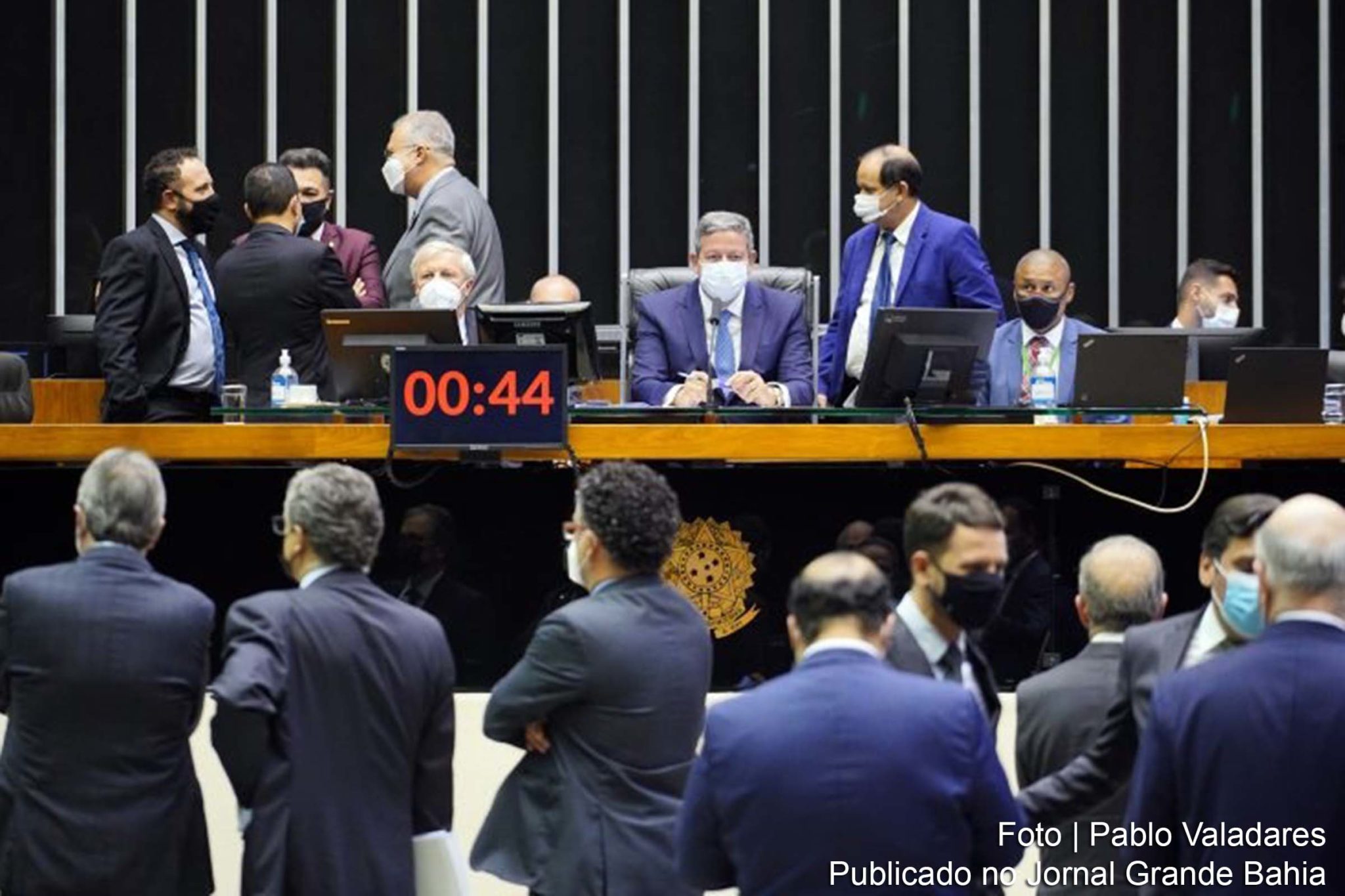 Em discursos no Plenário, deputados da oposição cobram investigação contra o Governo Bolsonaro por possível compra superfaturada da vacina indiana Covaxin.