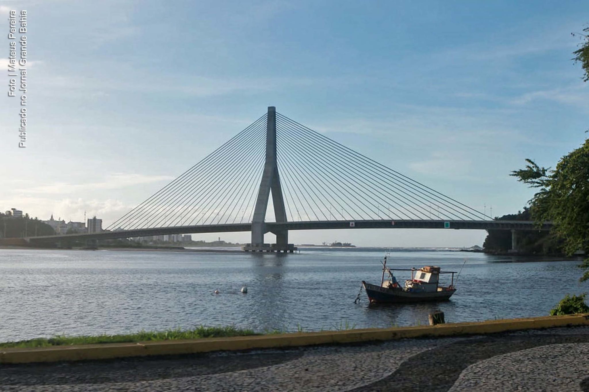 Em Ilhéus, a vista da Ponte Jorge Amado,