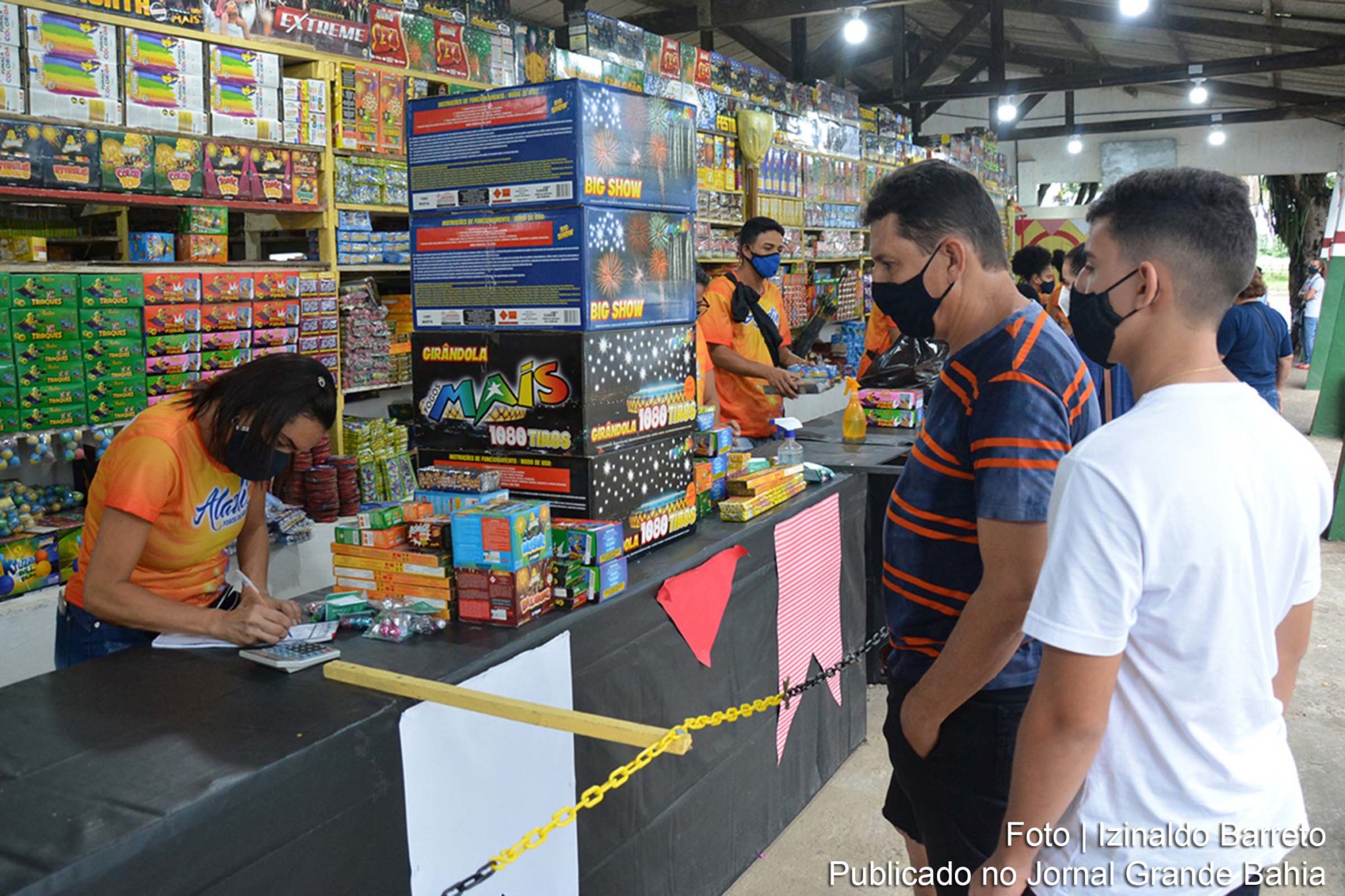 Prefeitura de Feira de Santana determinou que está proibida a venda presencial de fogos de artifício, exceto aos comerciantes do Parque de Exposição João Martins Falcão.