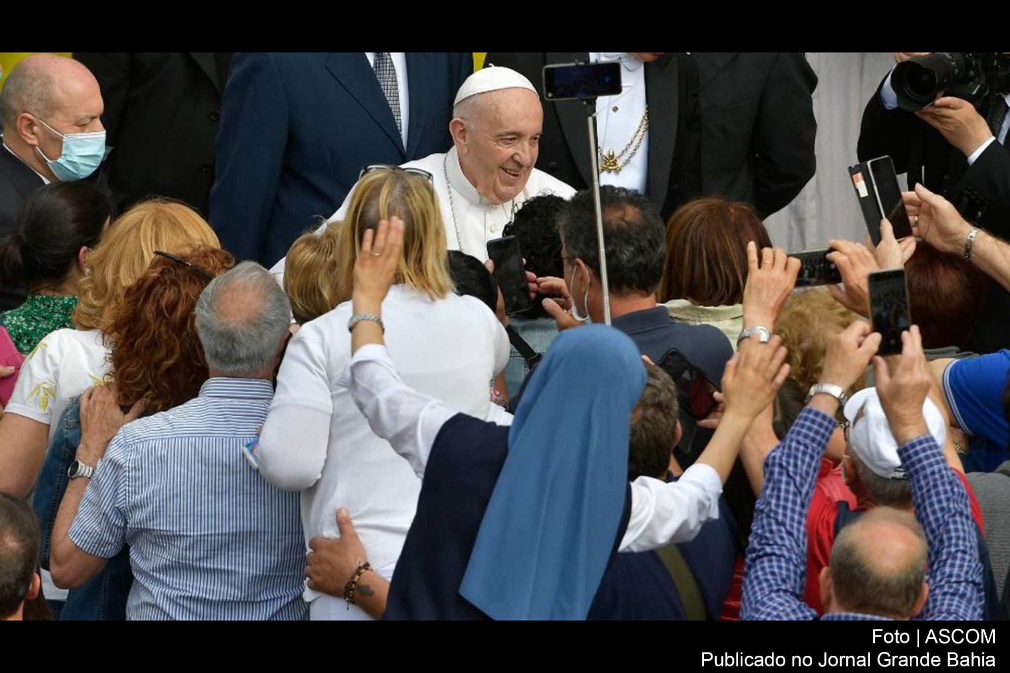 "Temos de nos lembrar sempre de que Jesus reza por mim, está rezando agora diante do Pai e lhe mostra as chagas a fim de que o Pai veja o preço da nossa salvação", disse o Papa Francisco na Audiência Geral desta quarta-feira (02/06/2021).