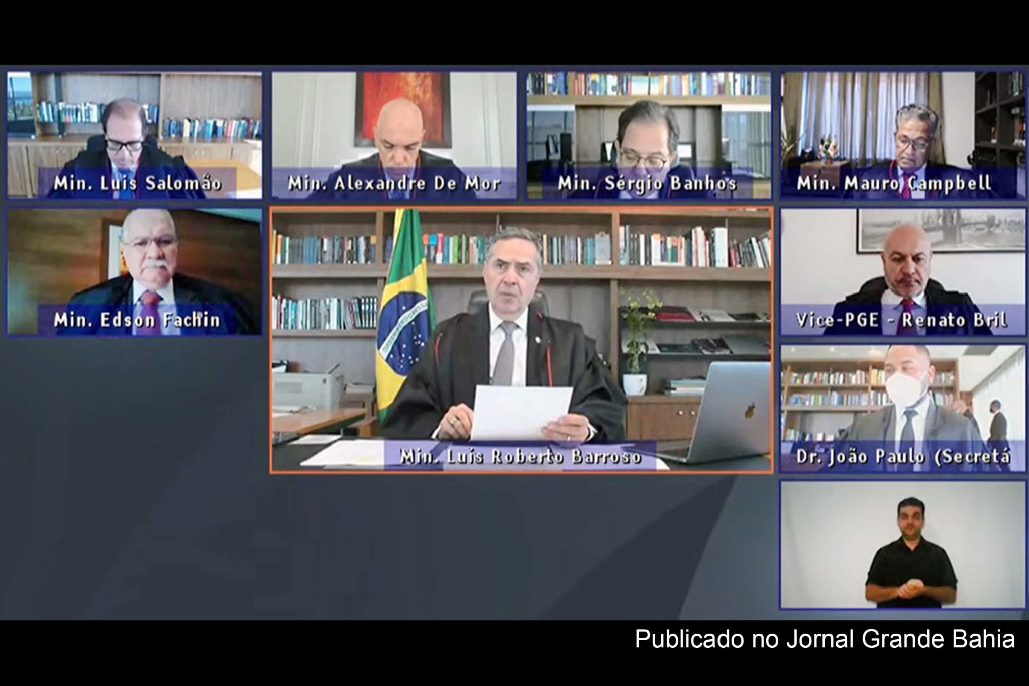 Sessão plenária do TSE, presidida pelo ministro Luís Roberto Barroso.