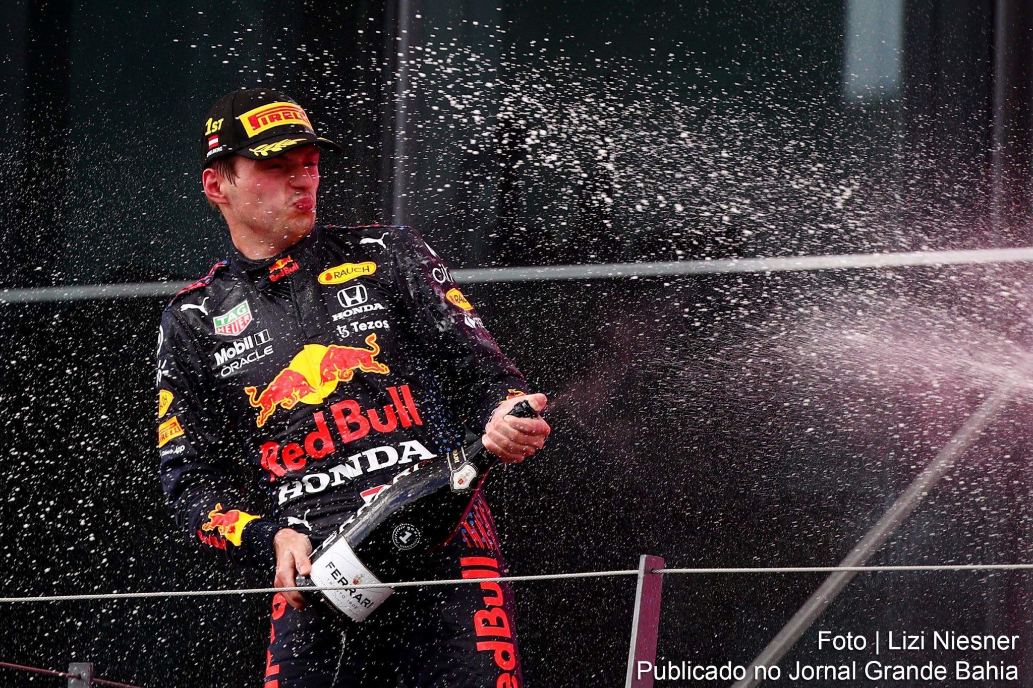 Max Verstappen comemora vitória no Grande Prêmio da Estíria.