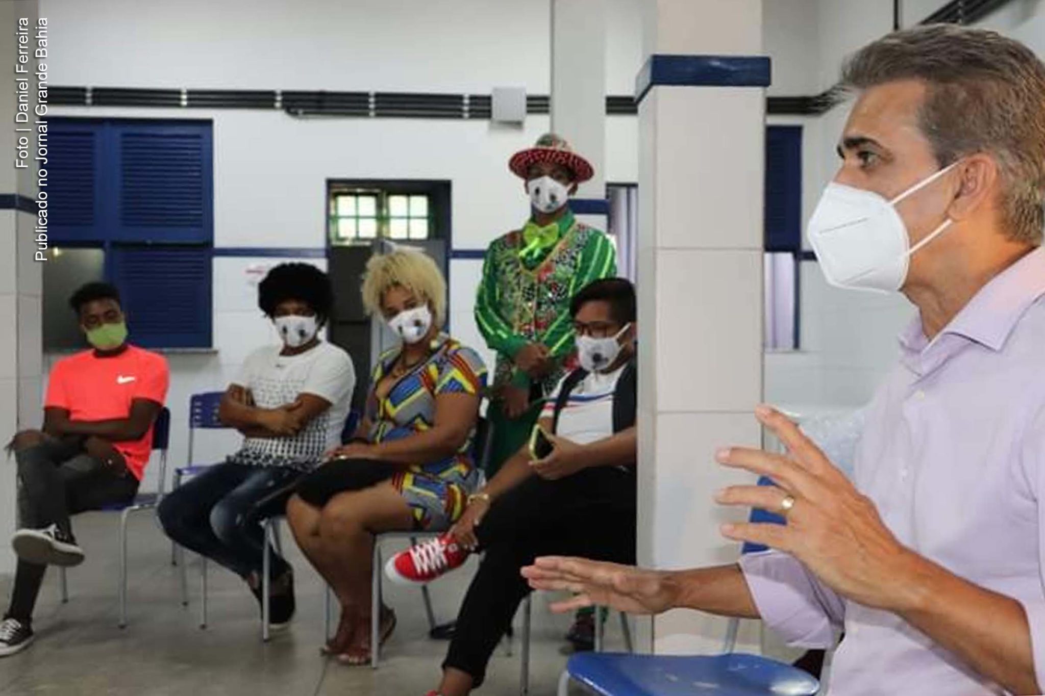 Deputado Robinson Almeida (PT-BA) em visita a uma das unidades de ensino estadual em Feira de Santana.