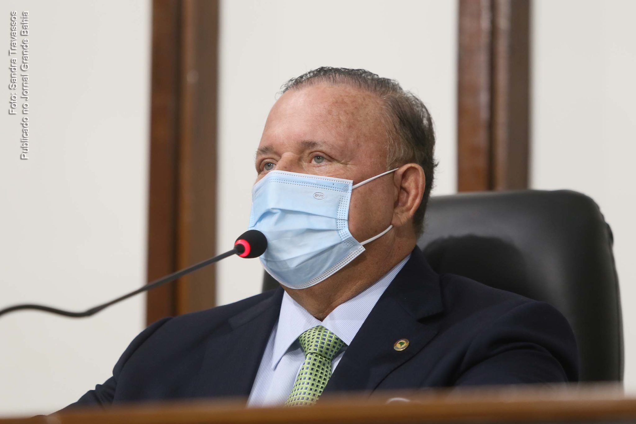 Deputado Adolfo Menezes presidiu sessão na qual foi aprovada as contas de 2018 do Governo Rui Costa.