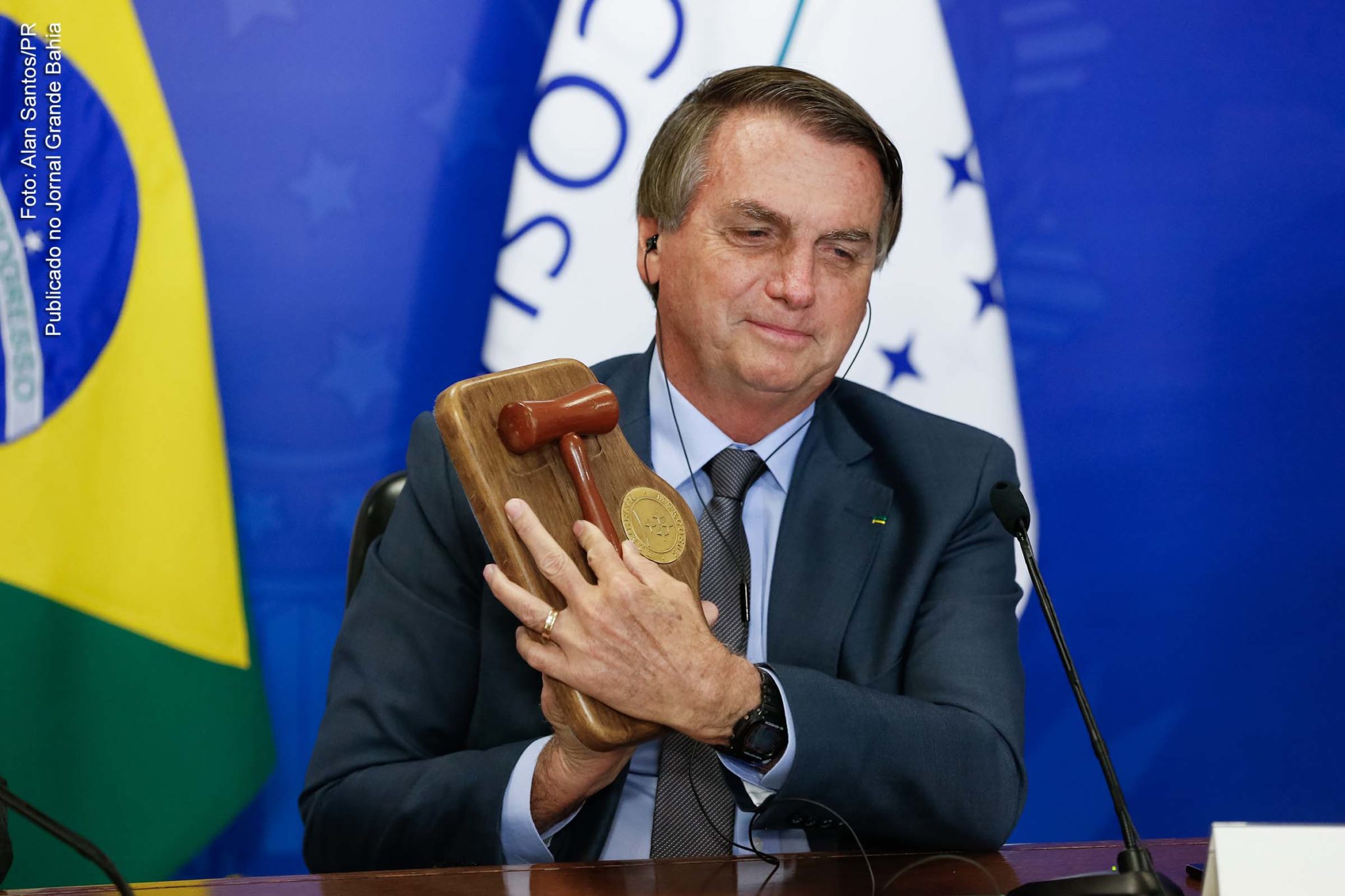 Pesquisa do Datafolha aponta que percepção negativa sobre o extremista Jair Bolsonaro aumentou em vários quesitos. Maior parte dos entrevistados também o considera despreparado, indeciso, falso e autoritário.