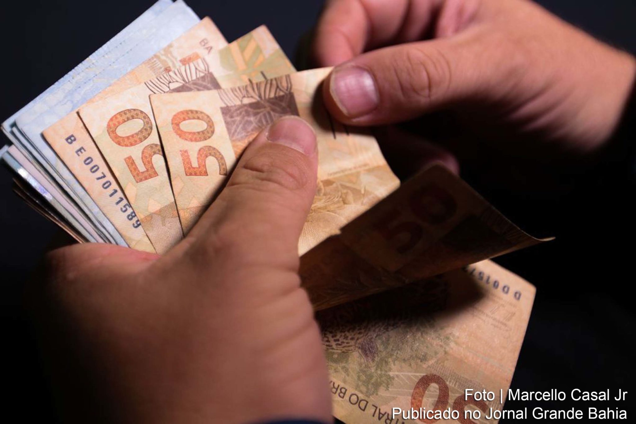 Texto dispensa apresentação de documentos para concessão de empréstimo.