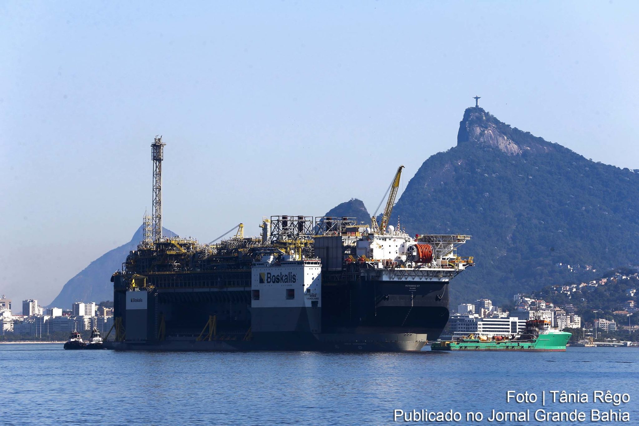 Produção de petróleo offshore avança no Brasil.