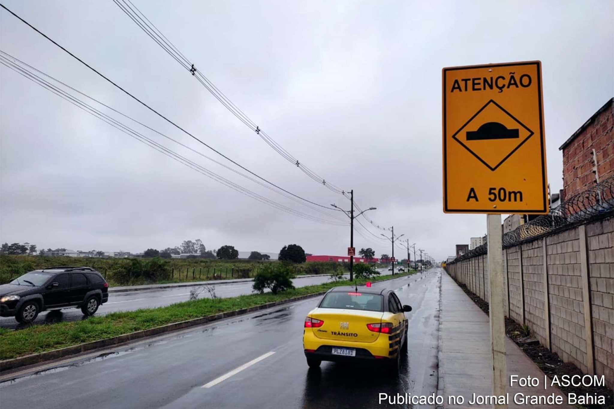 Avenida Fernando Pinto de Queiroz é devidamente sinalizada pela SMS de Feira de Santana.