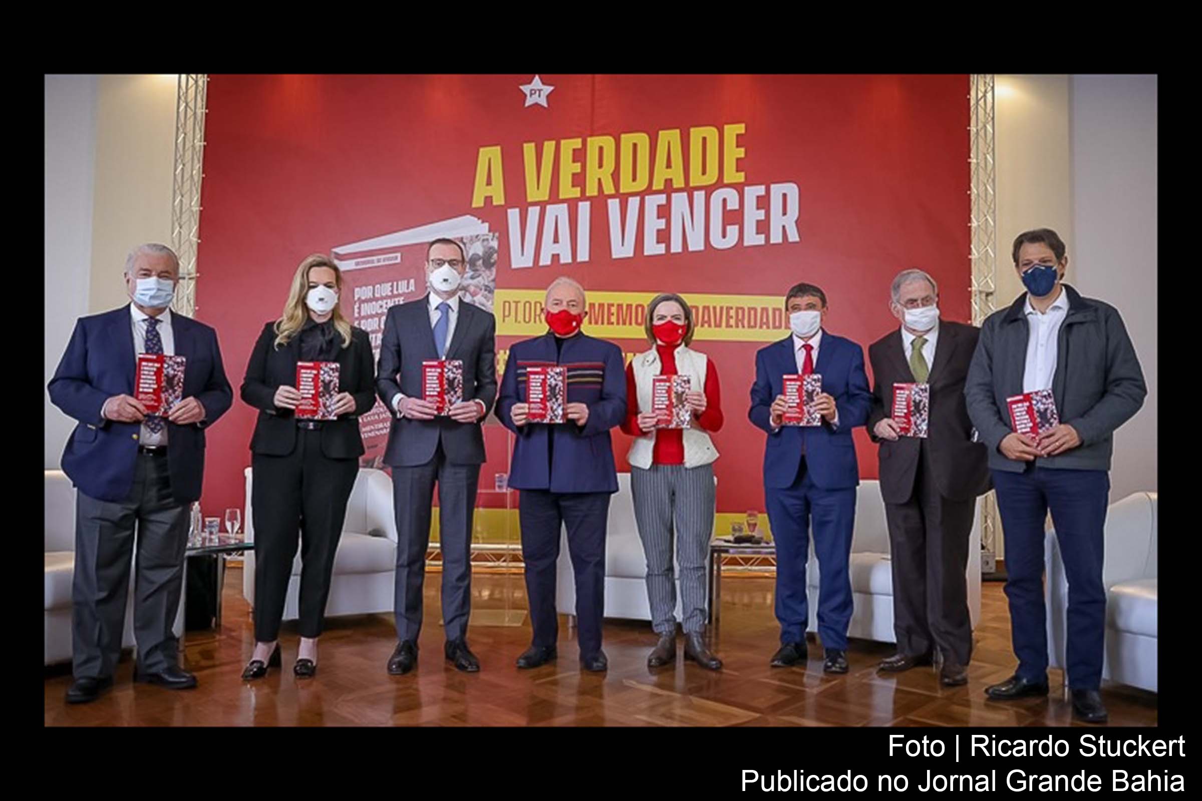 Líderes políticos e de movimentos sociais, juristas e artistas participam do lançamento do livro e da plataforma Memorial da Verdade, que contam como Lula foi perseguido e provou sua inocência.