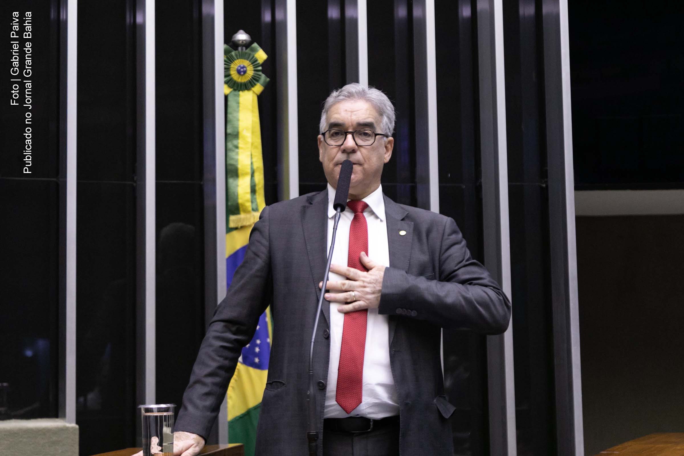 Deputado federal José Cerqueira Neto (Zé Neto, PT-BA) e demais membros da bancada baiana do Partido dos Trabalhadores na Câmara comemorou rejeição da proposta que previa a impressão de comprovantes físicos de votação proposta pelo Governo Bolsonaro.