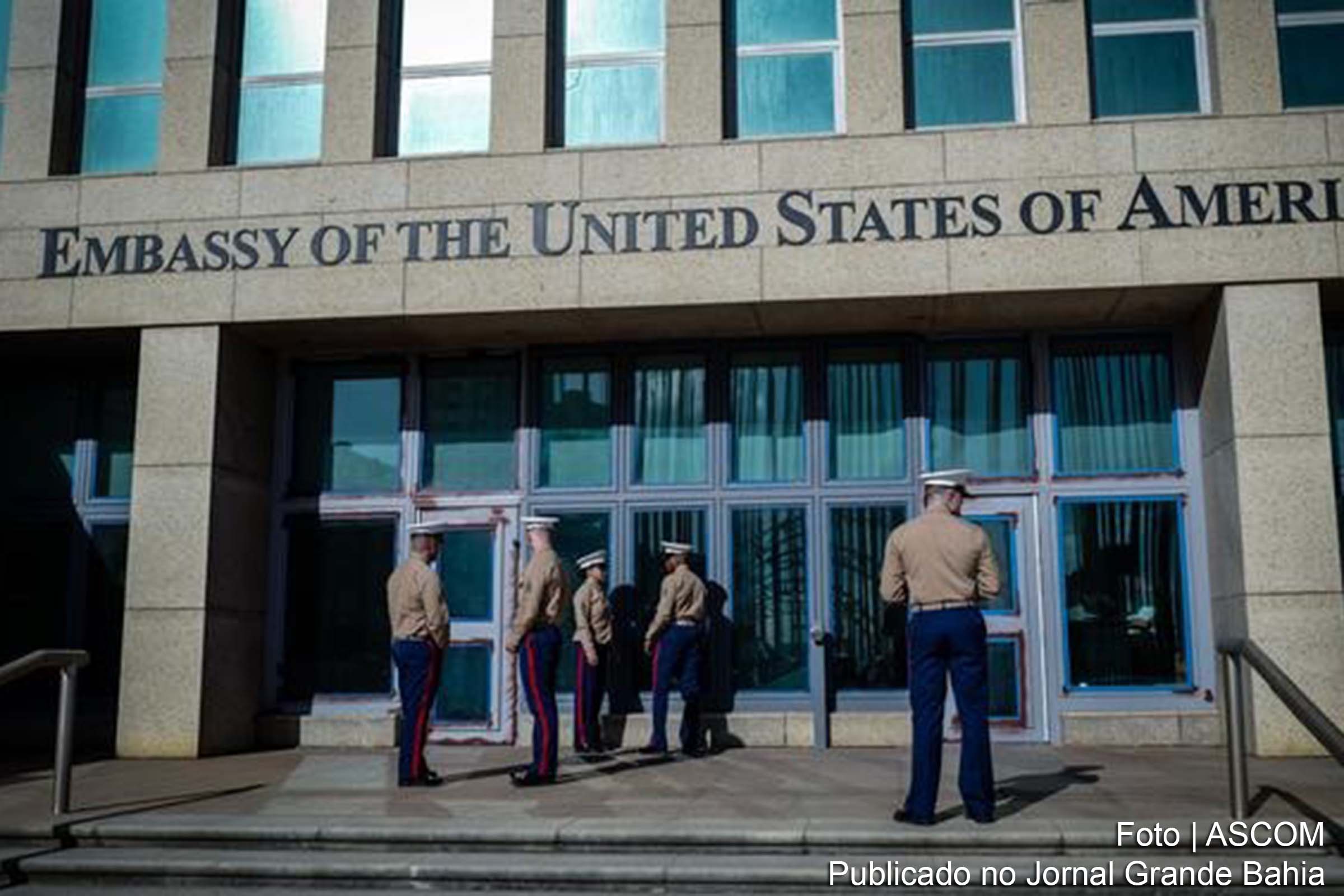 Embaixada dos EUA em Havana, onde foram relatados os primeiros casos. Diplomatas americanos em diferentes países relataram nos últimos anos sintomas crônicos como vertigem, enxaqueca e falta de equilíbrio. Últimos casos foram no Vietnã. Origem ainda é mistério.