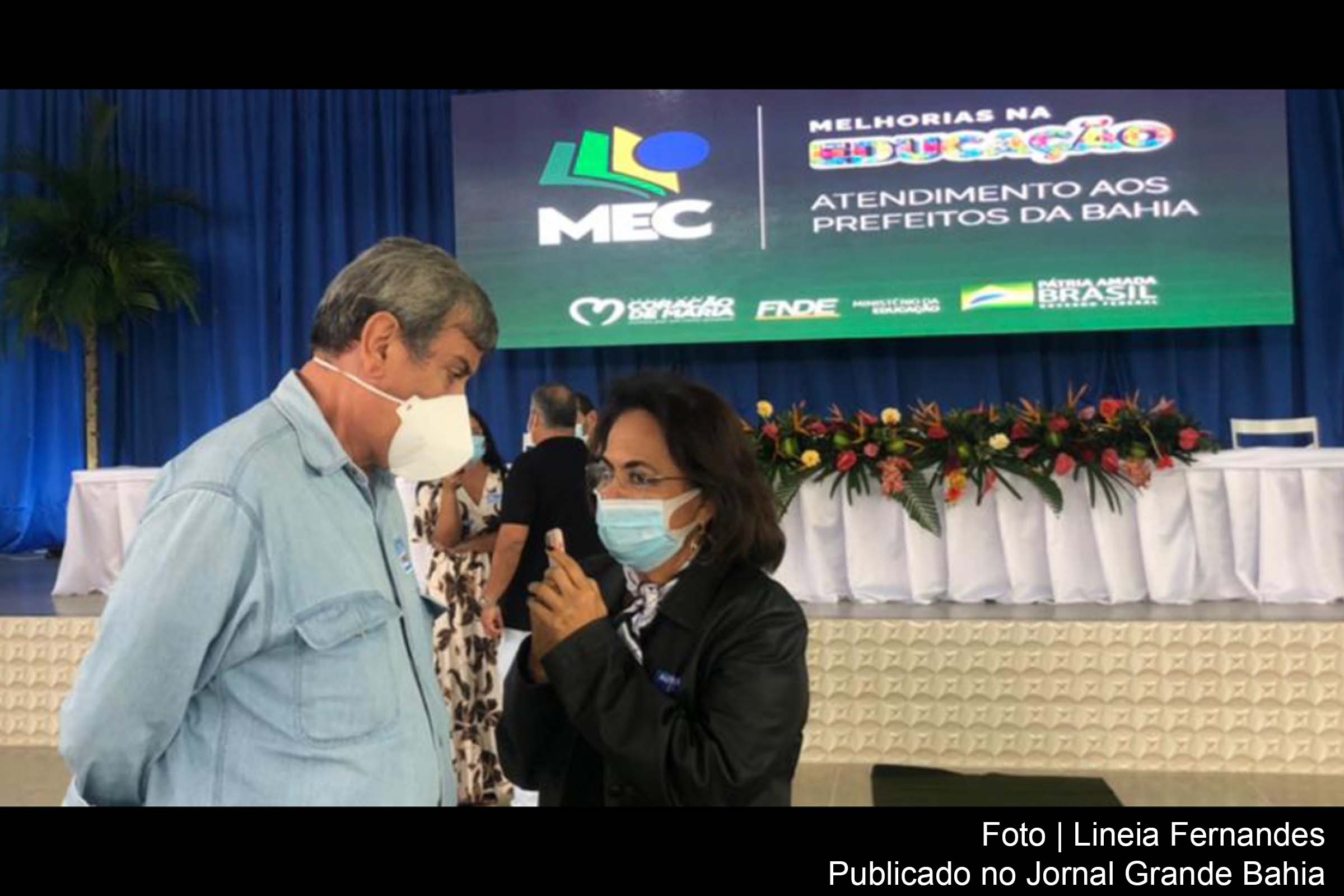 Prefeito Colbert Martins e a secretária da Educação, professora Anaci Paim, estiveram presentes durante audiência com o Fundo Nacional de Desenvolvimento da Educação (FNDE).