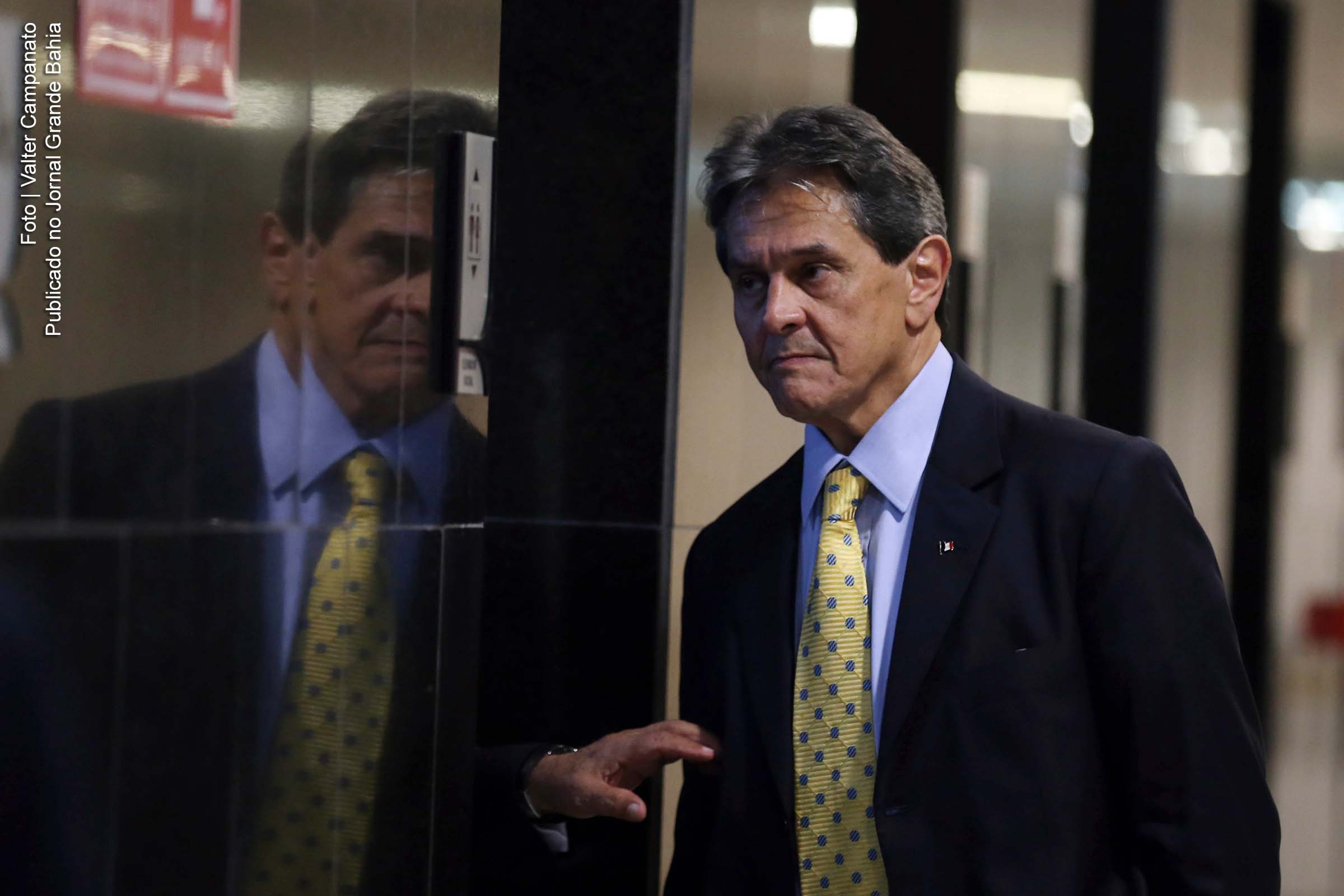 Procuradoria-Geral da República conclui que o ex-deputado Roberto Jefferson violou lei ao convocar pessoas a "invadir o Senado" e "botar fogo no Tribunal Superior Eleitoral". Ele está em prisão preventiva desde 13 de agosto de 2018. Declarações consideradas crimes pela PGR foram feitas por Jefferson em redes sociais e entrevistas.