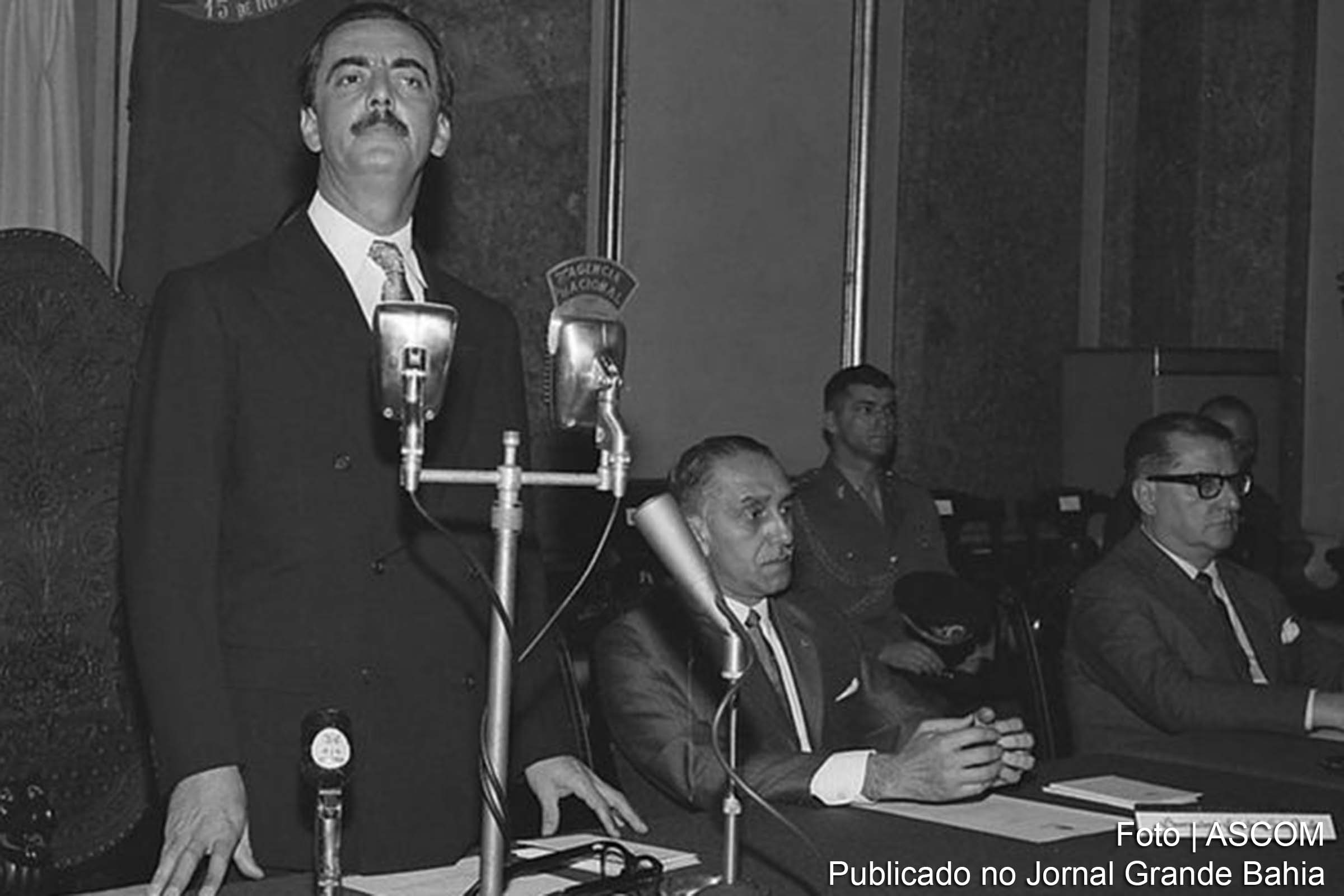 Renúncia de Jânio Quadros em 25 de agosto de 1961 teria sido uma tentativa de autogolpe, segundo historiadores.