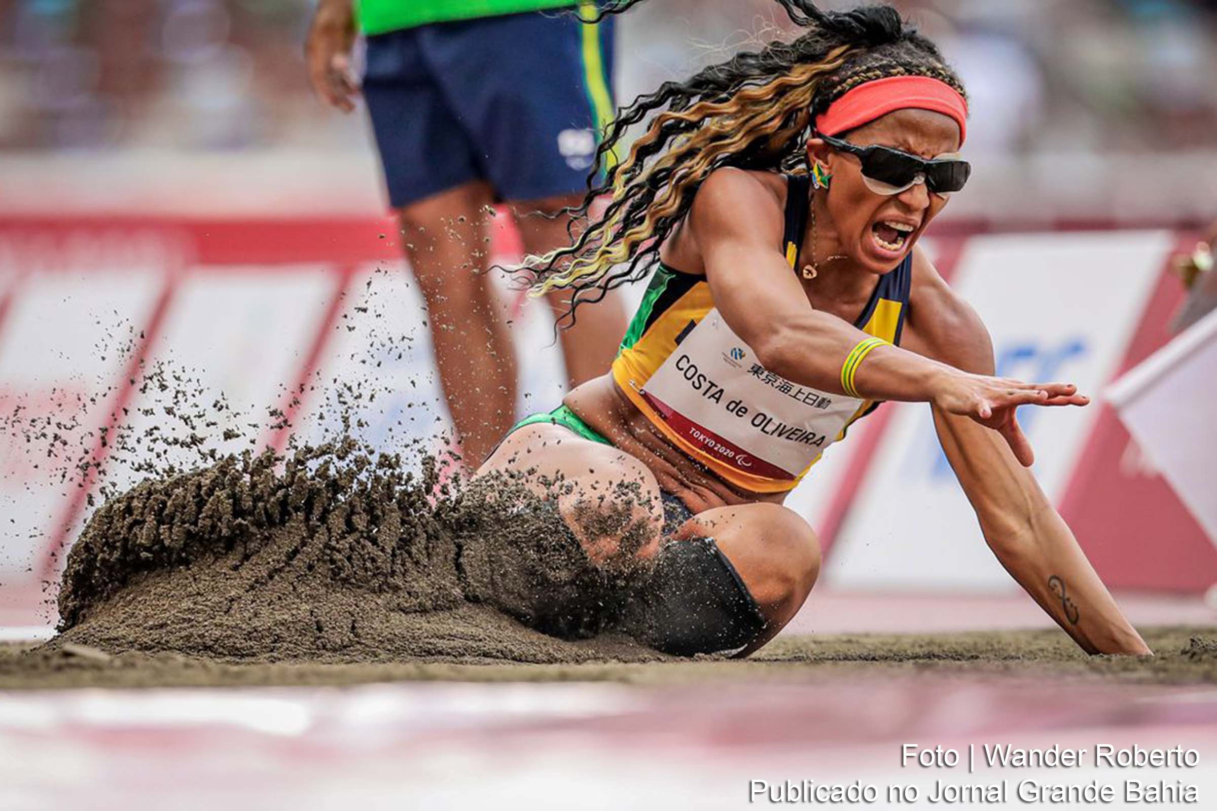 Silvânia Costa confirmou o favoritismo e conquistou a medalha de ouro da prova do salto em distância, classe T11.