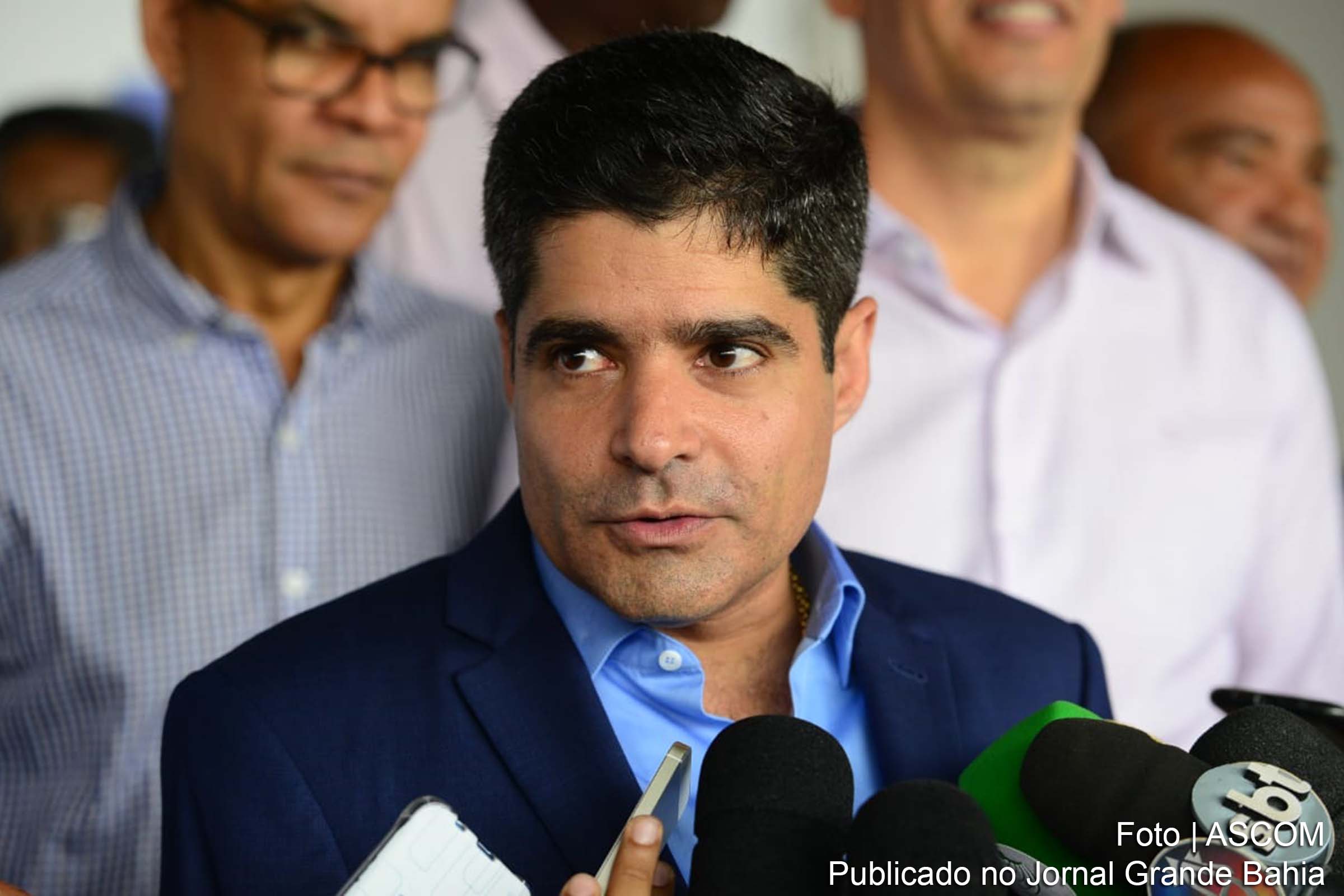 Ex-prefeito ACM Neto participa de evento em Feira de Santana.