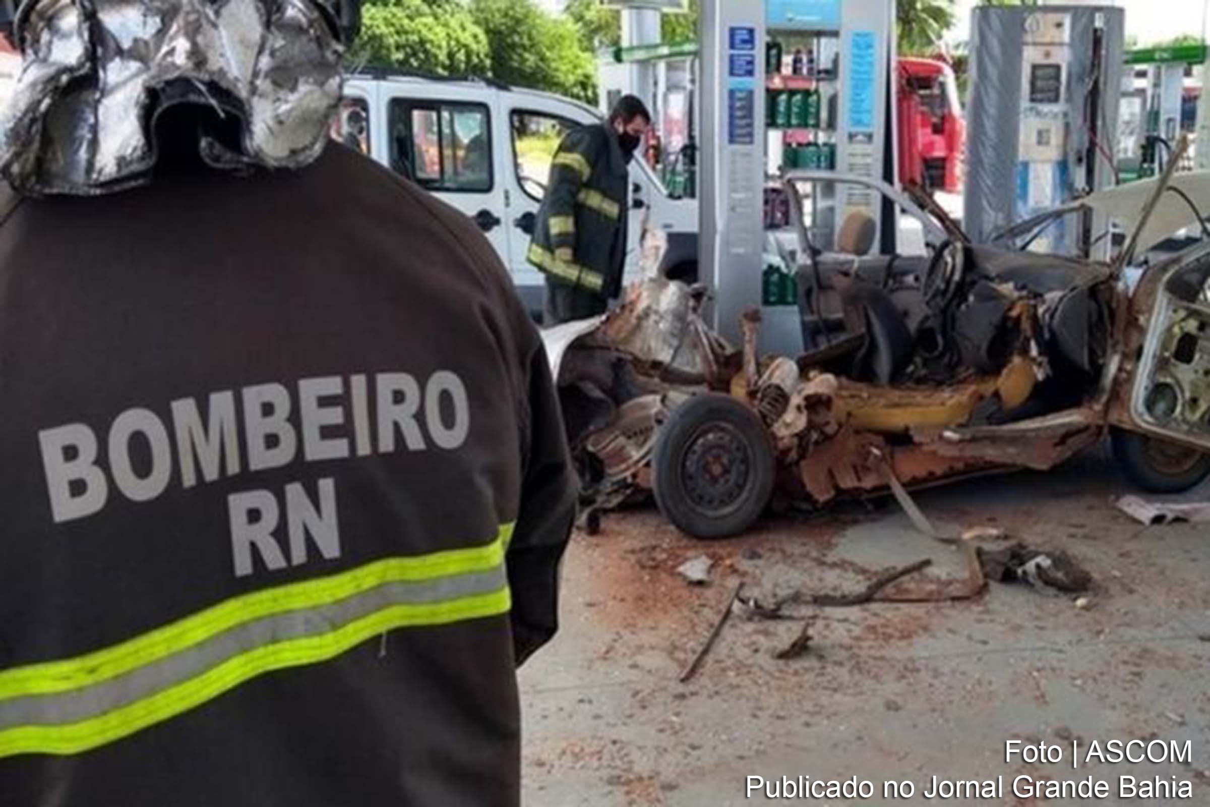Com gasolina cara, brasileiros se arriscam com gás de cozinha em carro e tragédias são relatadas; Governo Bolsonaro dolarizou preços dos combustíveis