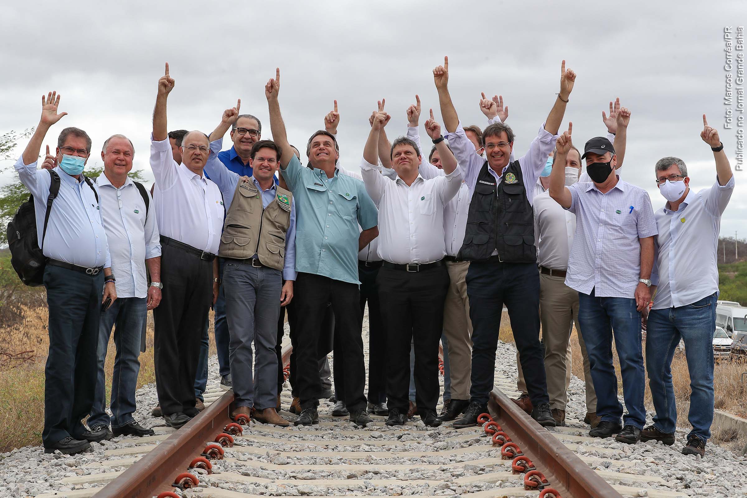 Jair Bolsonaro chega à Bahia com o presidente estadual do DEM a tiracolo e surpreende com falta de público, diz Éden Valadares