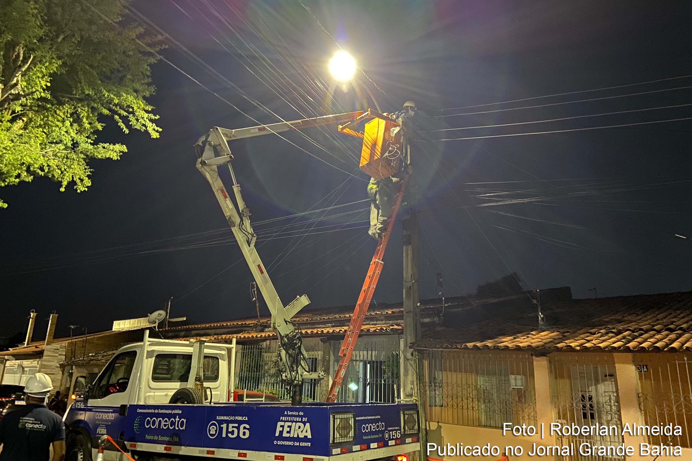 A implantação da nova iluminação pública seguirá por mais 400 pontos, substituindo as antigas luminárias do bairro pela nova tecnologia.