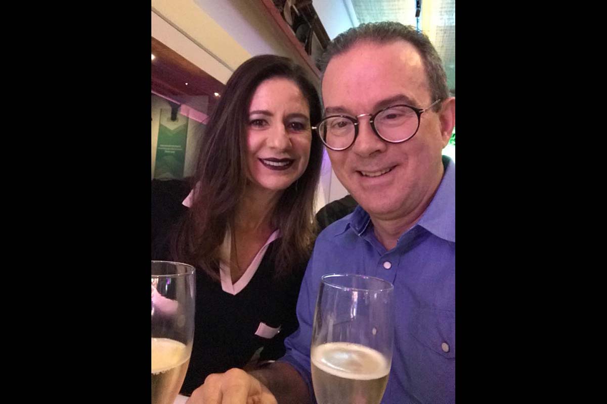 O consagrado especialista médico em reprodução humana Marcelo Esteve e sua esposa Ana Rita.