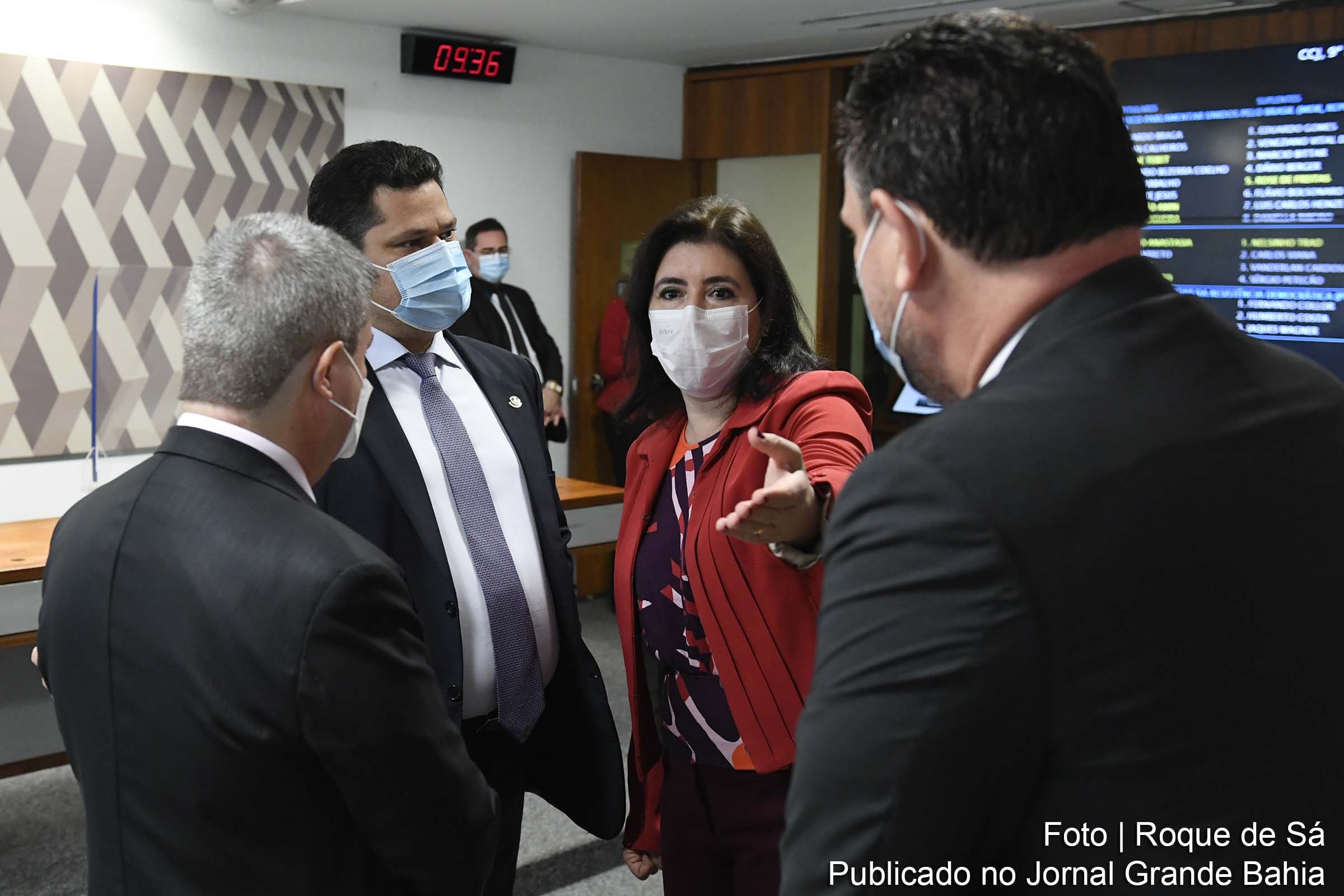 Sem coligações, CCJ do Senado aprova PEC da reforma eleitoral