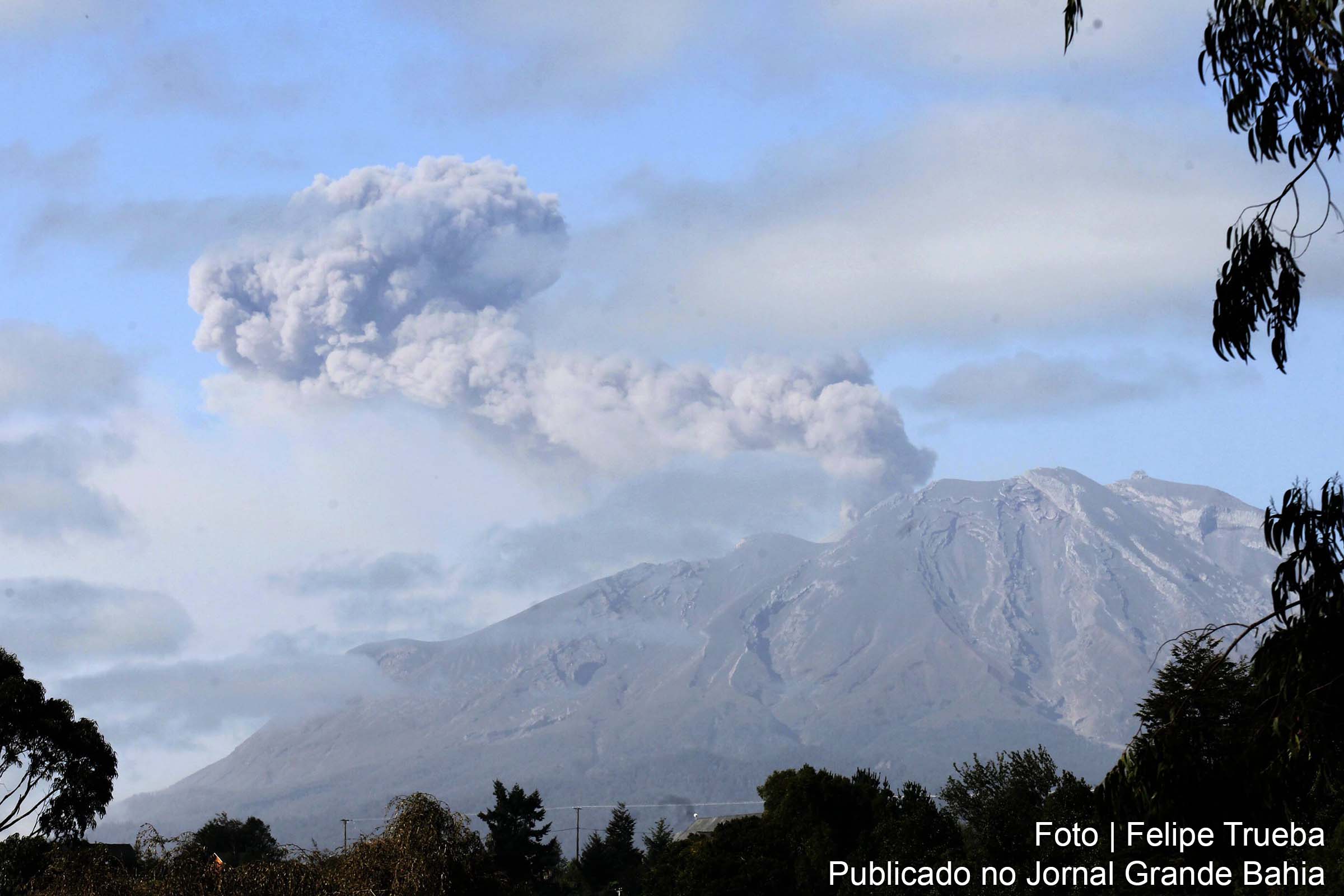 O vulcão Cumbre Vieja, em La Palma - ilha que compõe o conjunto das Ilhas Canárias espanholas na costa da África.