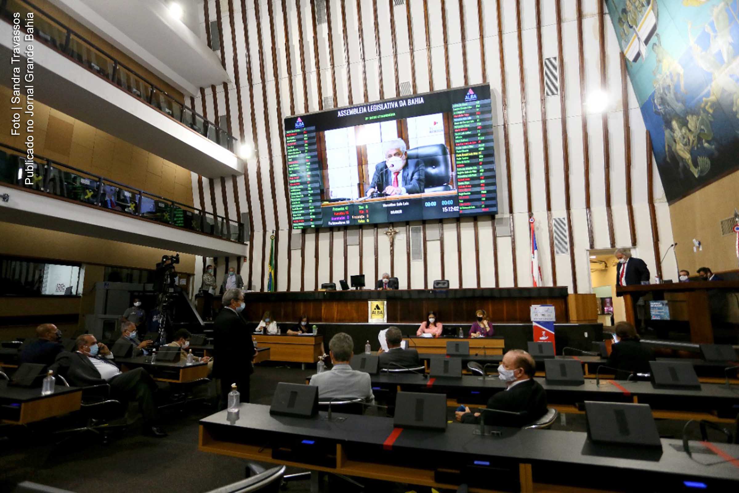 Presidente interino da ALBA, deputado Paulo Rangel destacou a relevância das diretrizes na elaboração final da peça orçamentária.